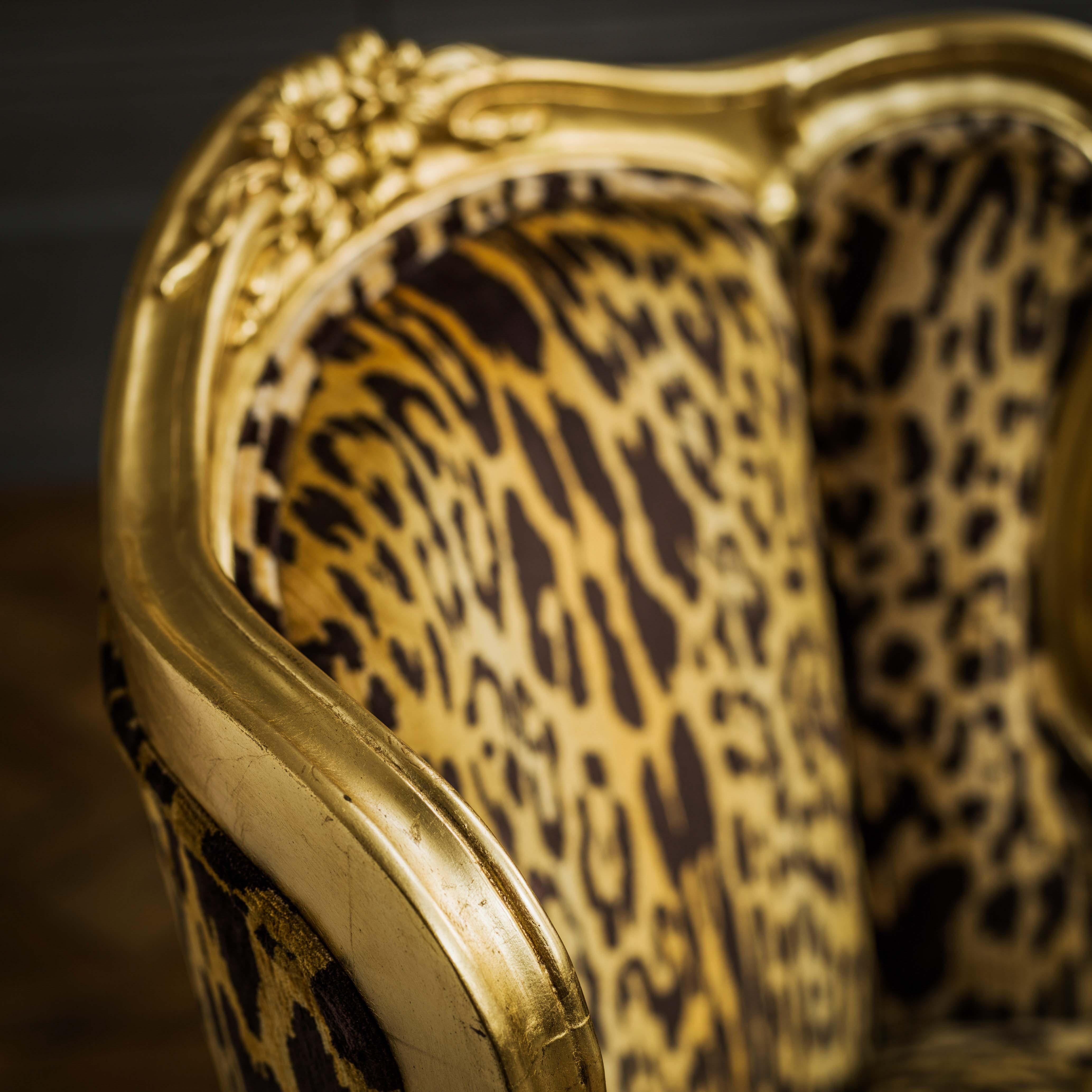 Bois Duchesse Brisse en bois doré de style Louis XV, chaise longue et paire de chaises en vente