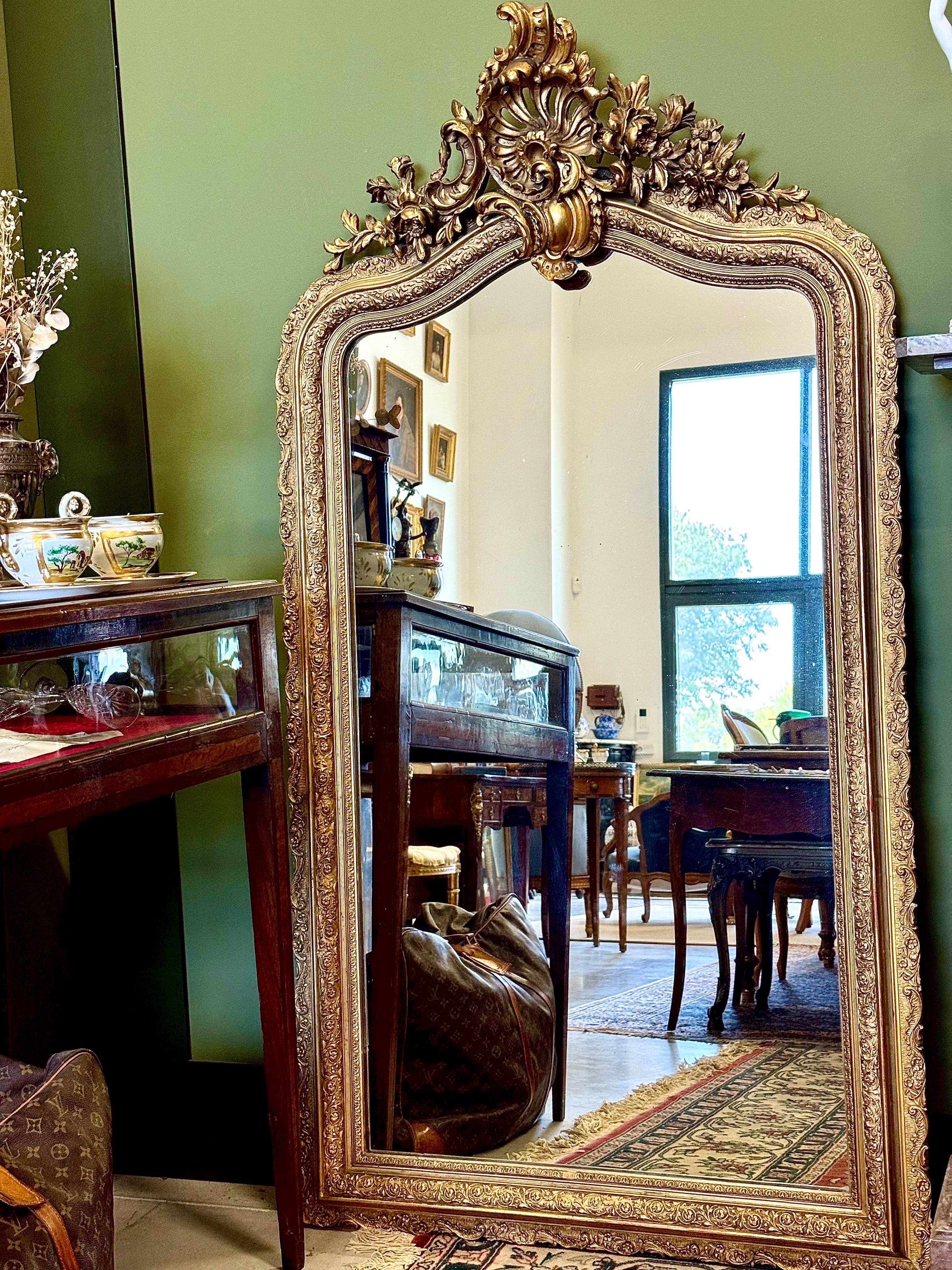 Louis XV Style Giltwood Mirror 19th Century For Sale 3
