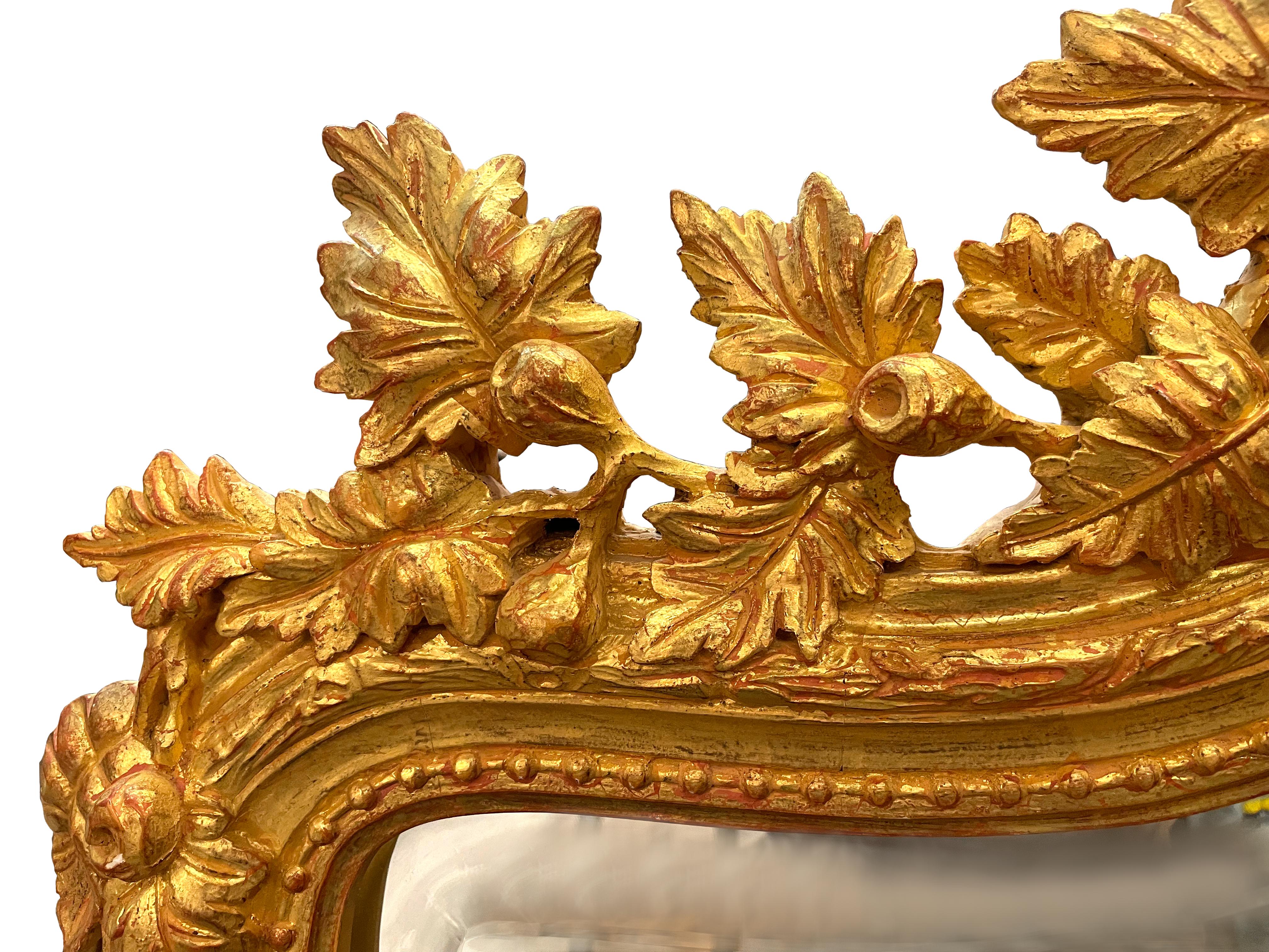 20ième siècle Miroir en bois doré de style Louis XV en vente