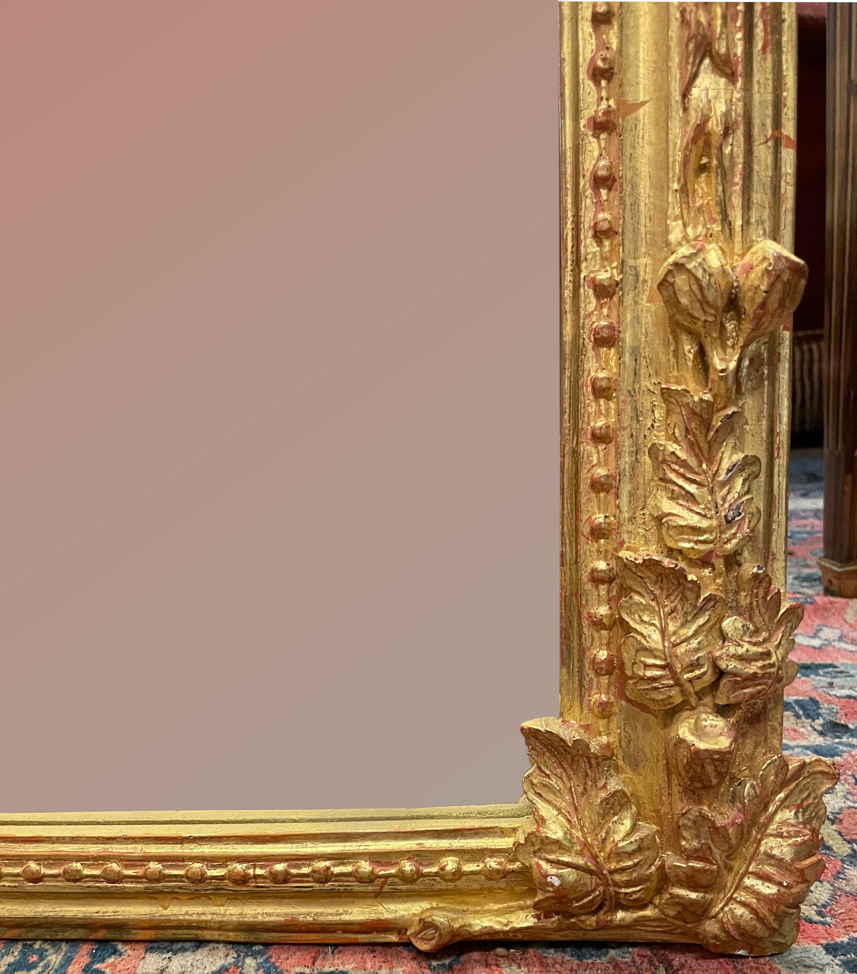 Miroir en bois doré de style Louis XV en vente 1