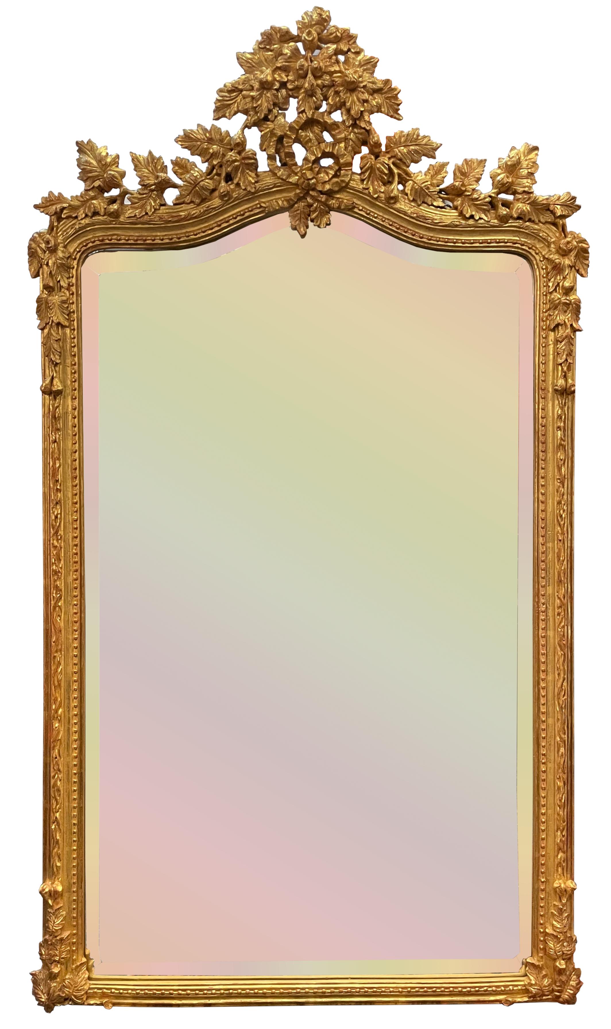 Miroir en bois doré de style Louis XV en vente 4