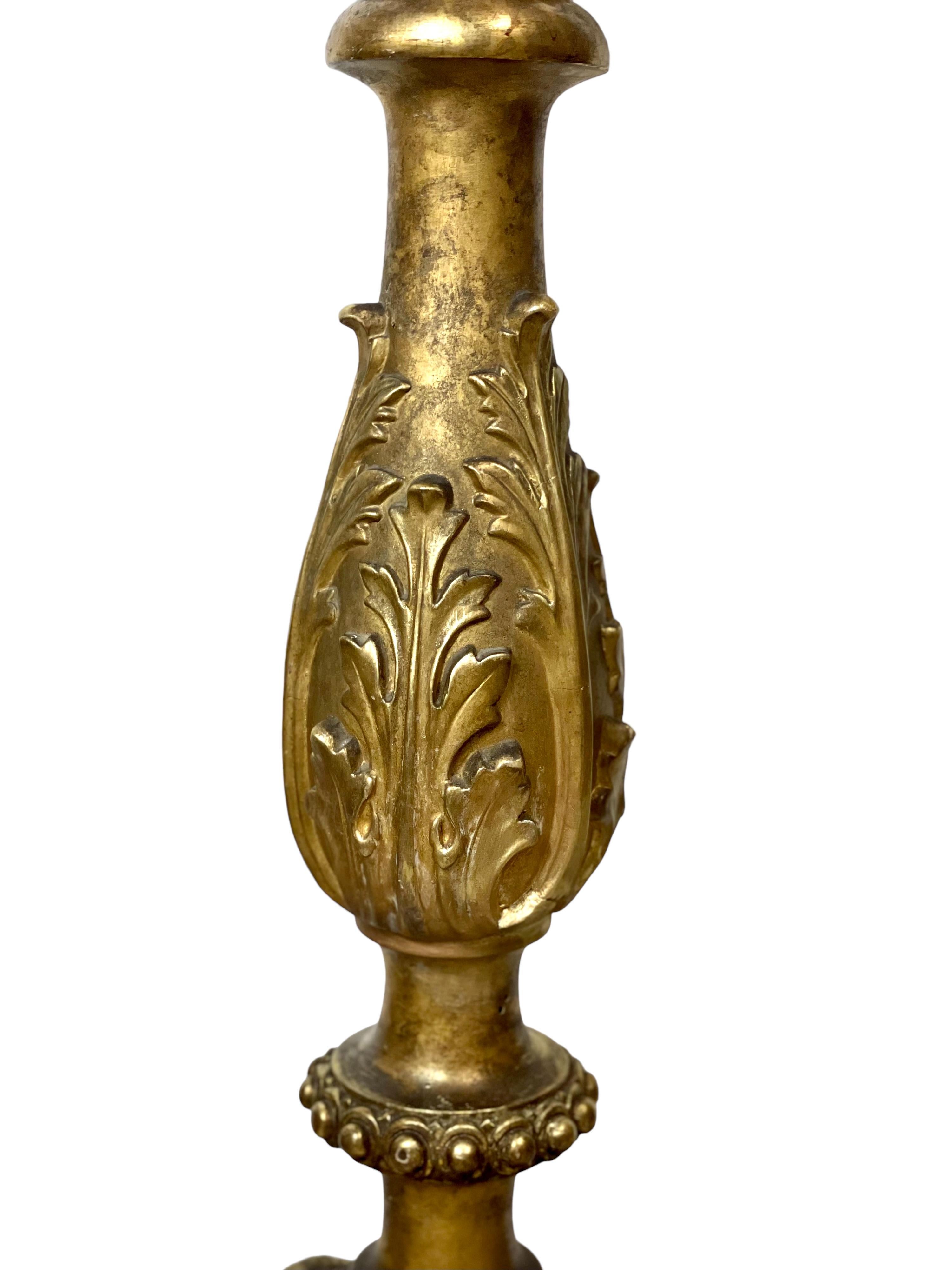 Louis XV Giltwood Pedestal In Good Condition For Sale In LA CIOTAT, FR