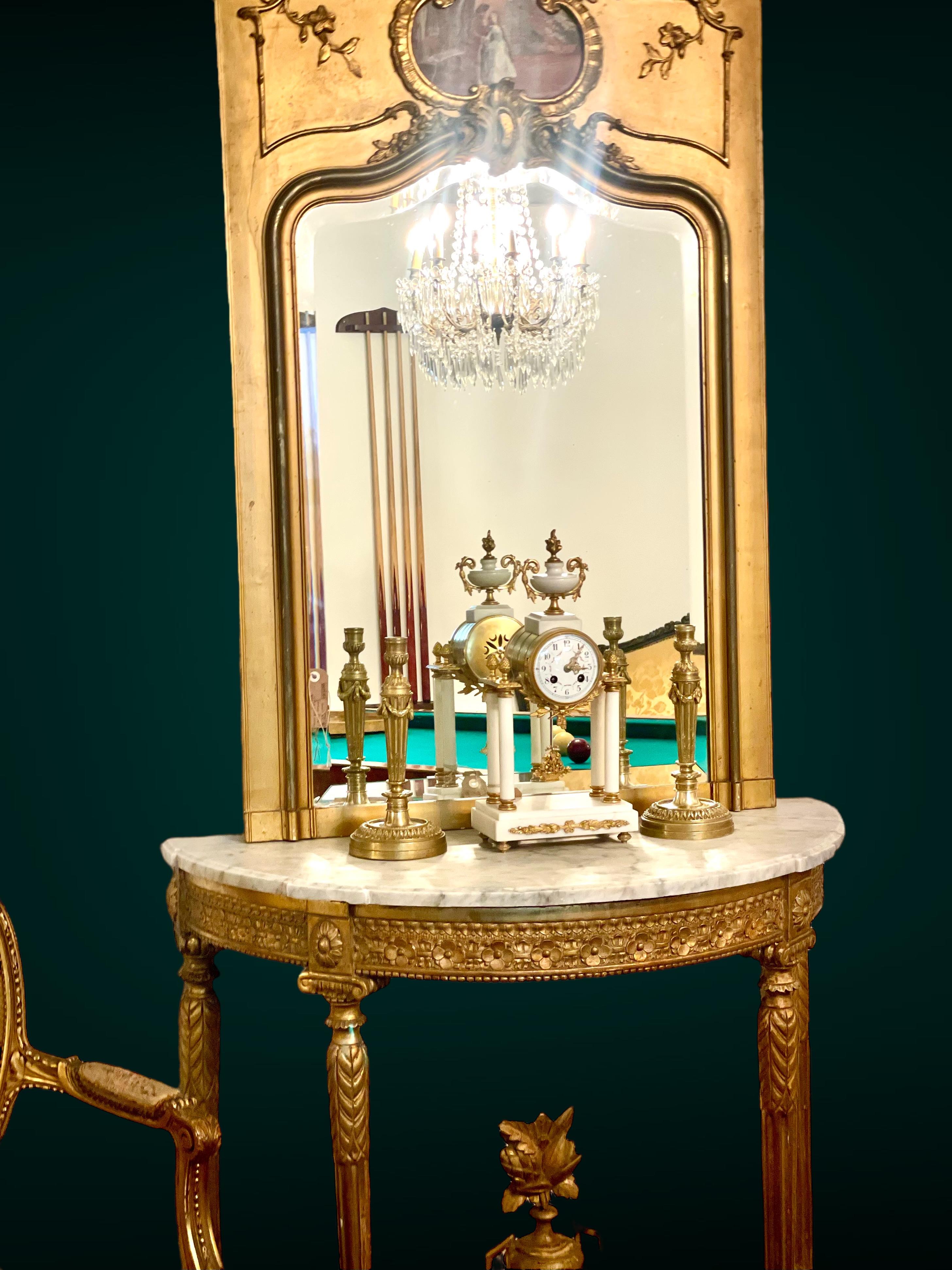 Bois doré Miroir Trumeau Louis XV du 19ème siècle en bois doré en vente