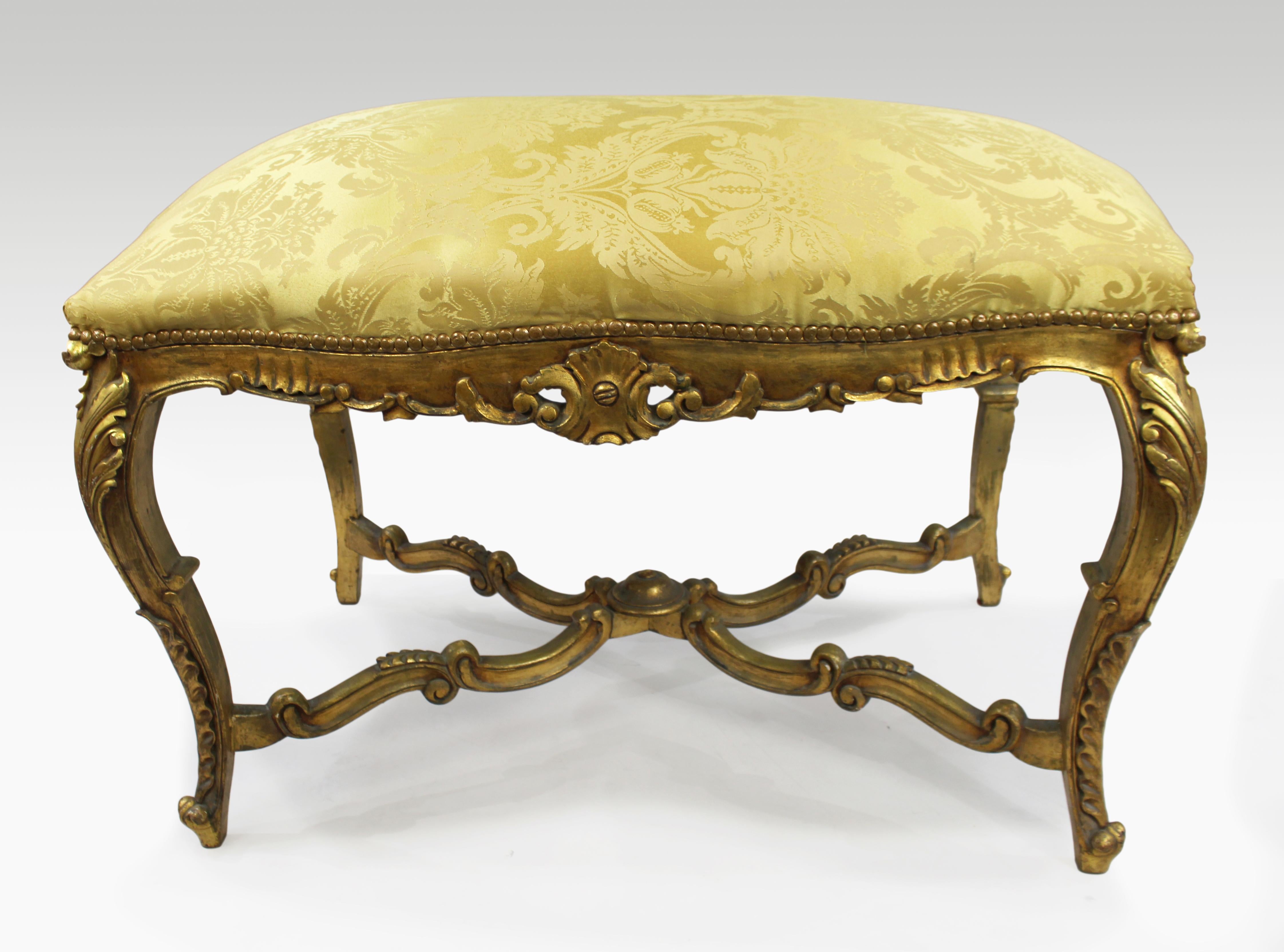 Louis XV Style Giltwood Upholstered Window Seat

Mid- to Late 20th Century

A decorative upholstered window seat in the Louis XV style, dating from the mid to late 20th century. The shaped and cushioned seat is upholstered in a rich gold damask