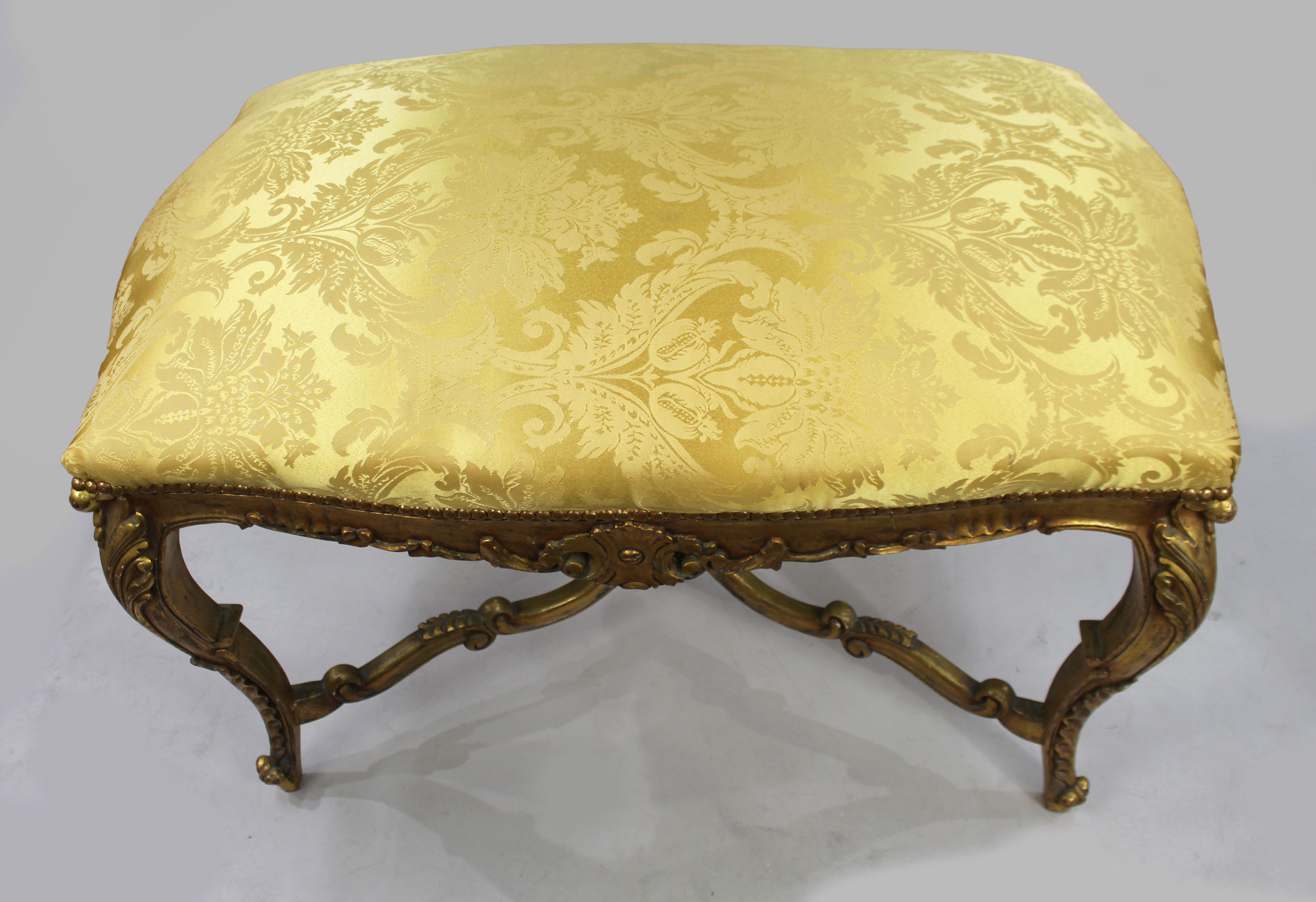 20th Century Louis XV Style Giltwood Upholstered Window Seat For Sale