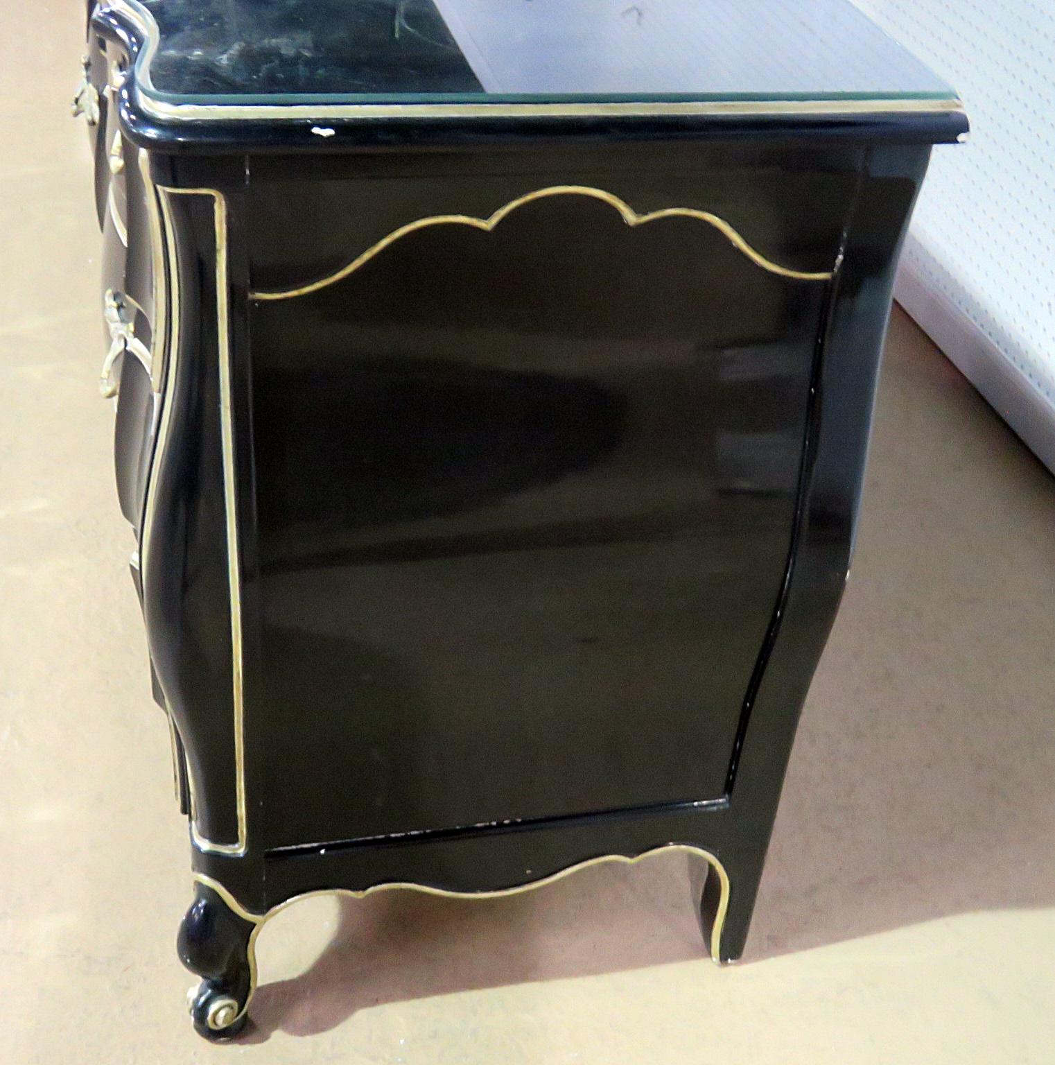 Black Lacquer and Gilded Trim French Louis XV Triple Dresser with glass top In Good Condition In Swedesboro, NJ