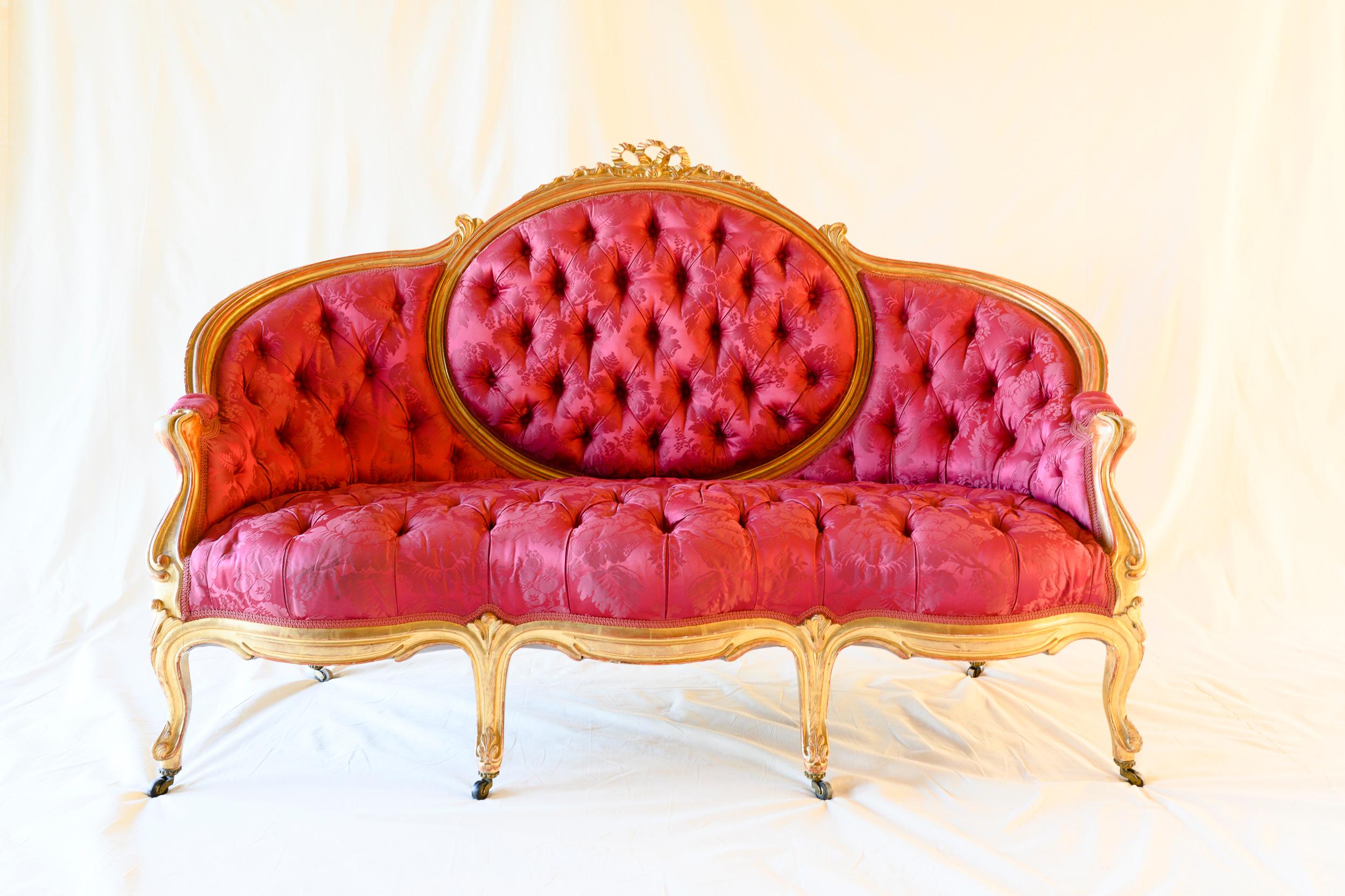 French Louis XV Style Glitwood & Red Silk Canapé For Sale
