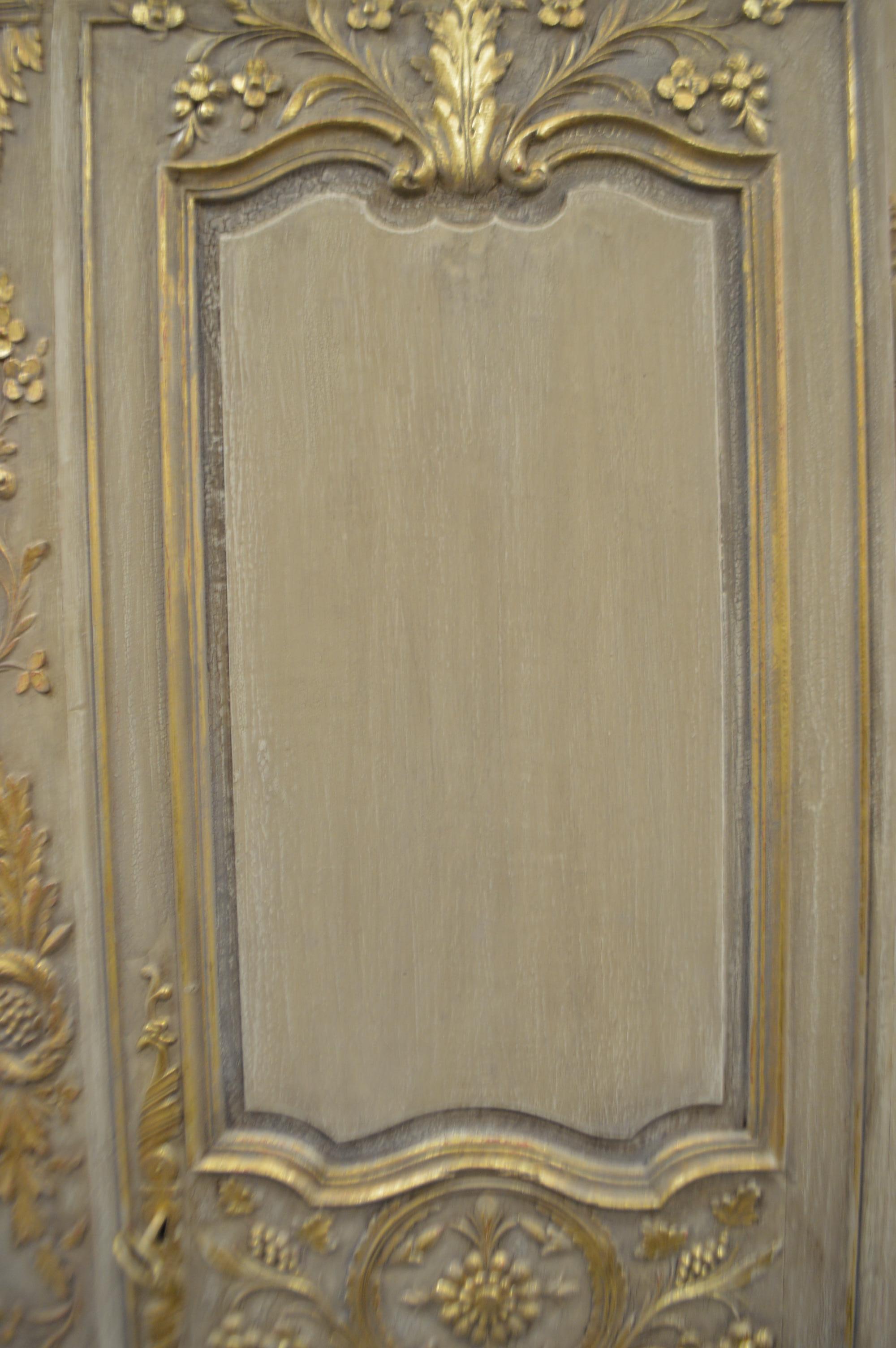 Louis XV Style Highly Decorative Painted Armoire with Gilt Details, 5 Shelves (Patiniert)