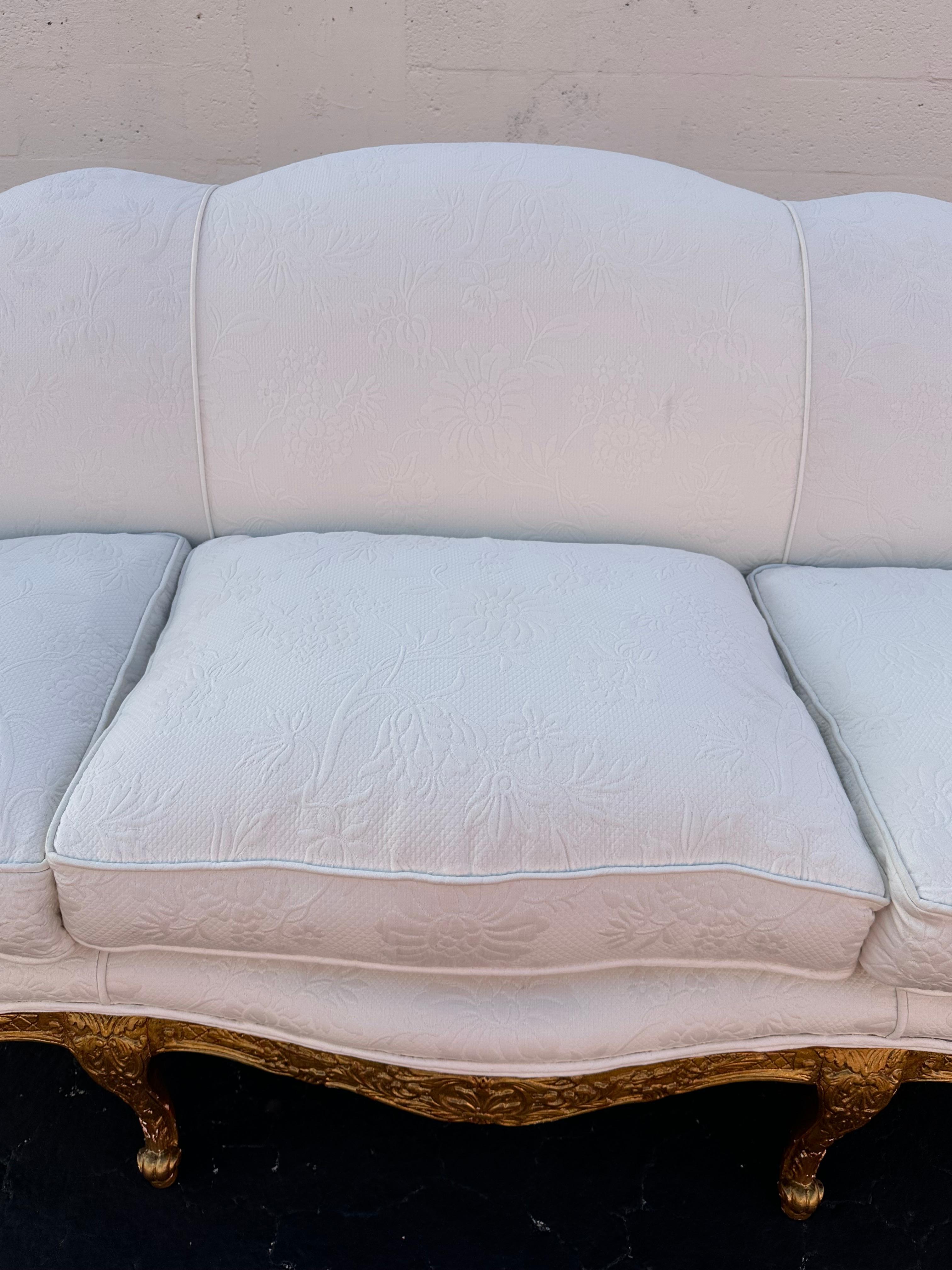 Louis XV Style Immaculate French Gold Giltwood Quilted Floral White Sofa For Sale 6