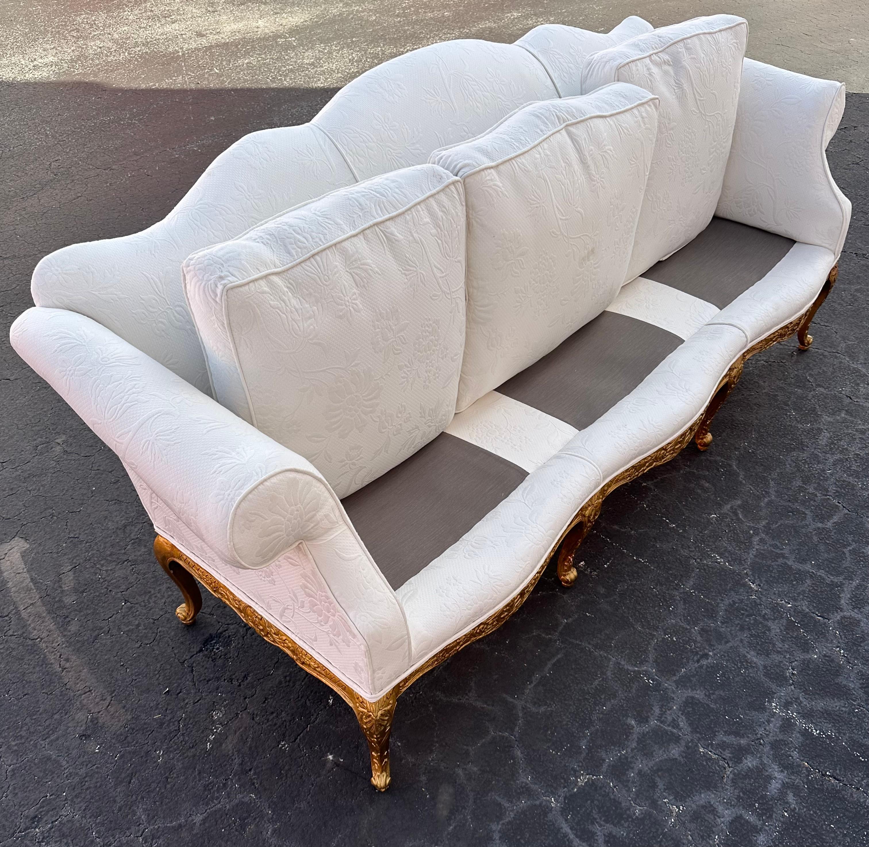 Louis XV Style Immaculate French Gold Giltwood Quilted Floral White Sofa For Sale 11