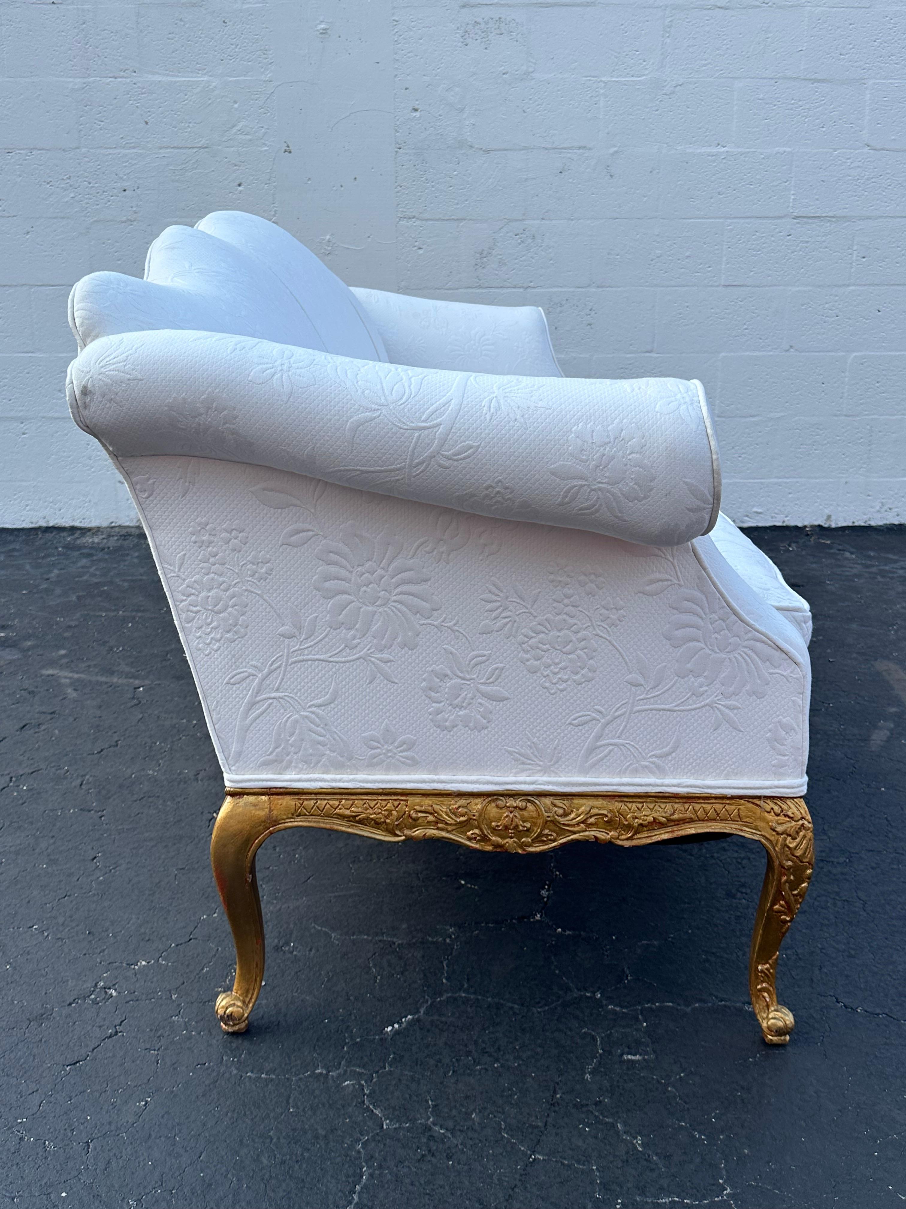Louis XV Style Immaculate French Gold Giltwood Quilted Floral White Sofa For Sale 2