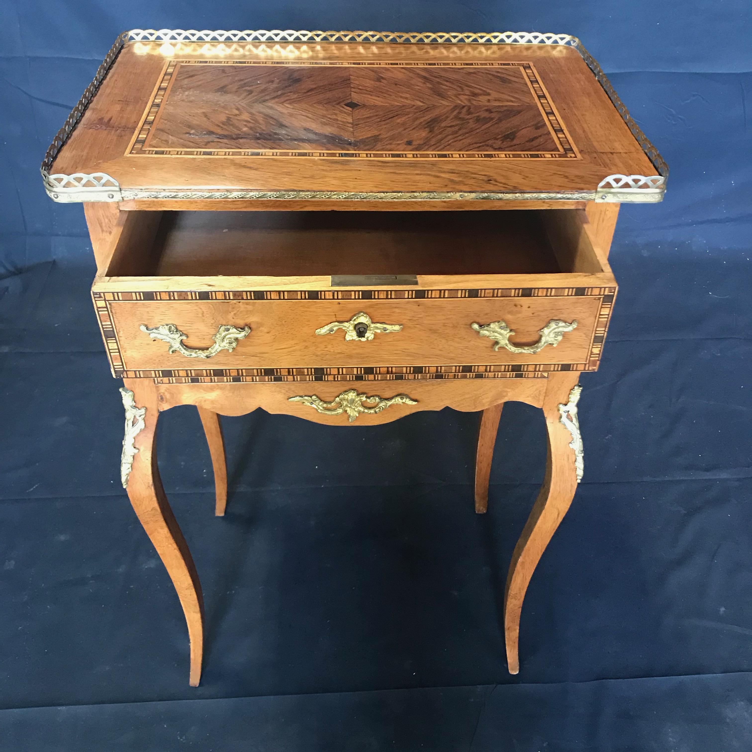 Mid-20th Century Louis XV Style Inlaid Nightstand or Side Table with Gold Fretwork