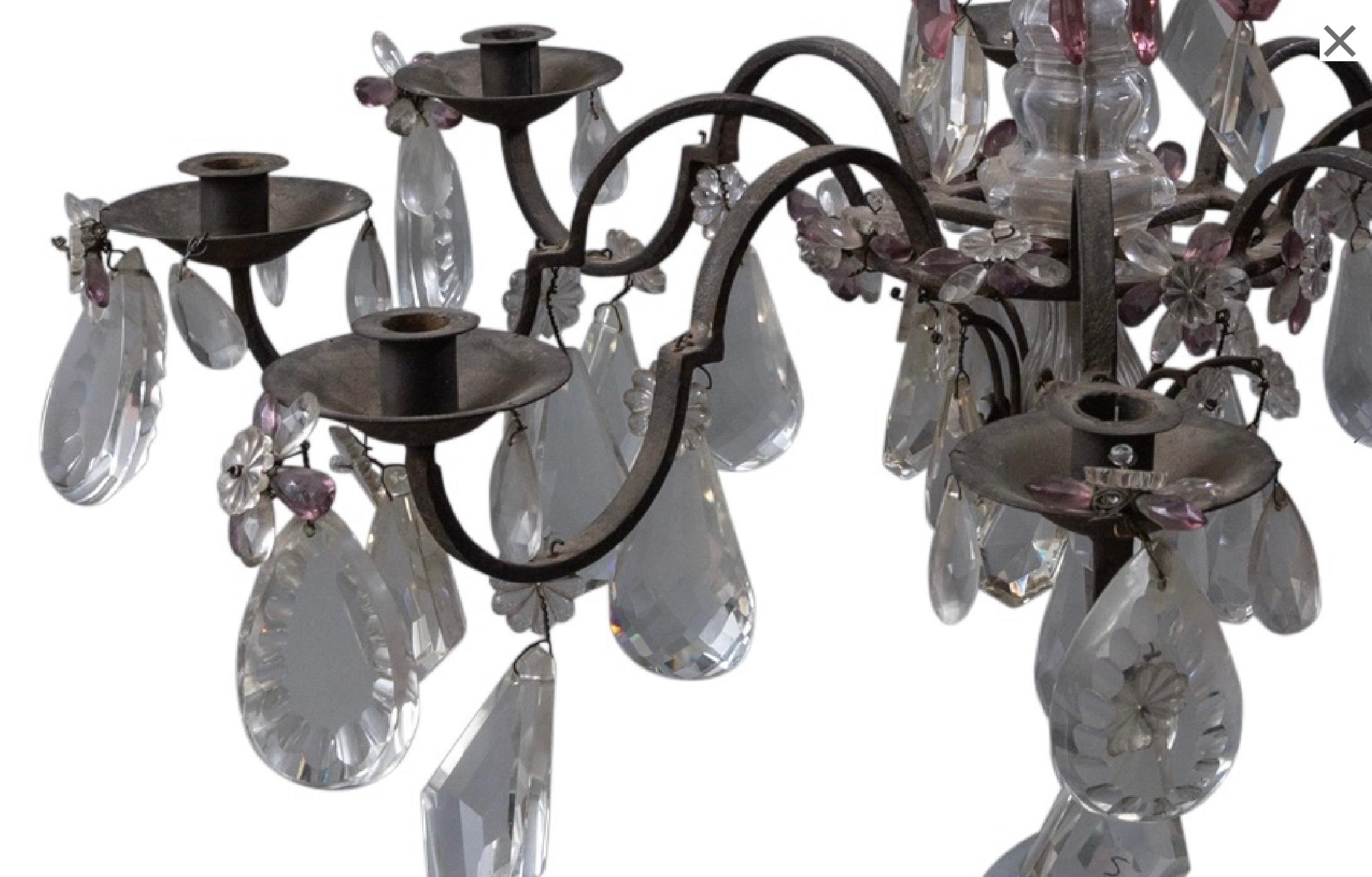 Lustre à huit lumières de style Louis XV en fer et verre taillé en vente 1