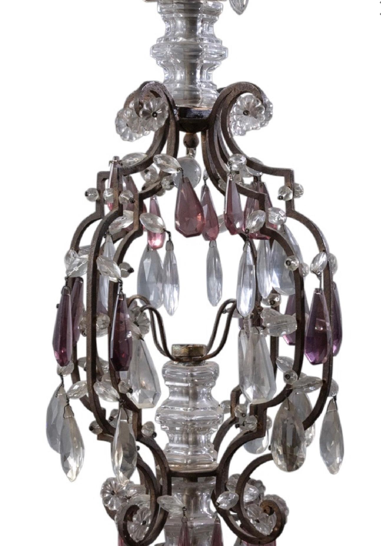Lustre à huit lumières de style Louis XV en fer et verre taillé en vente 2