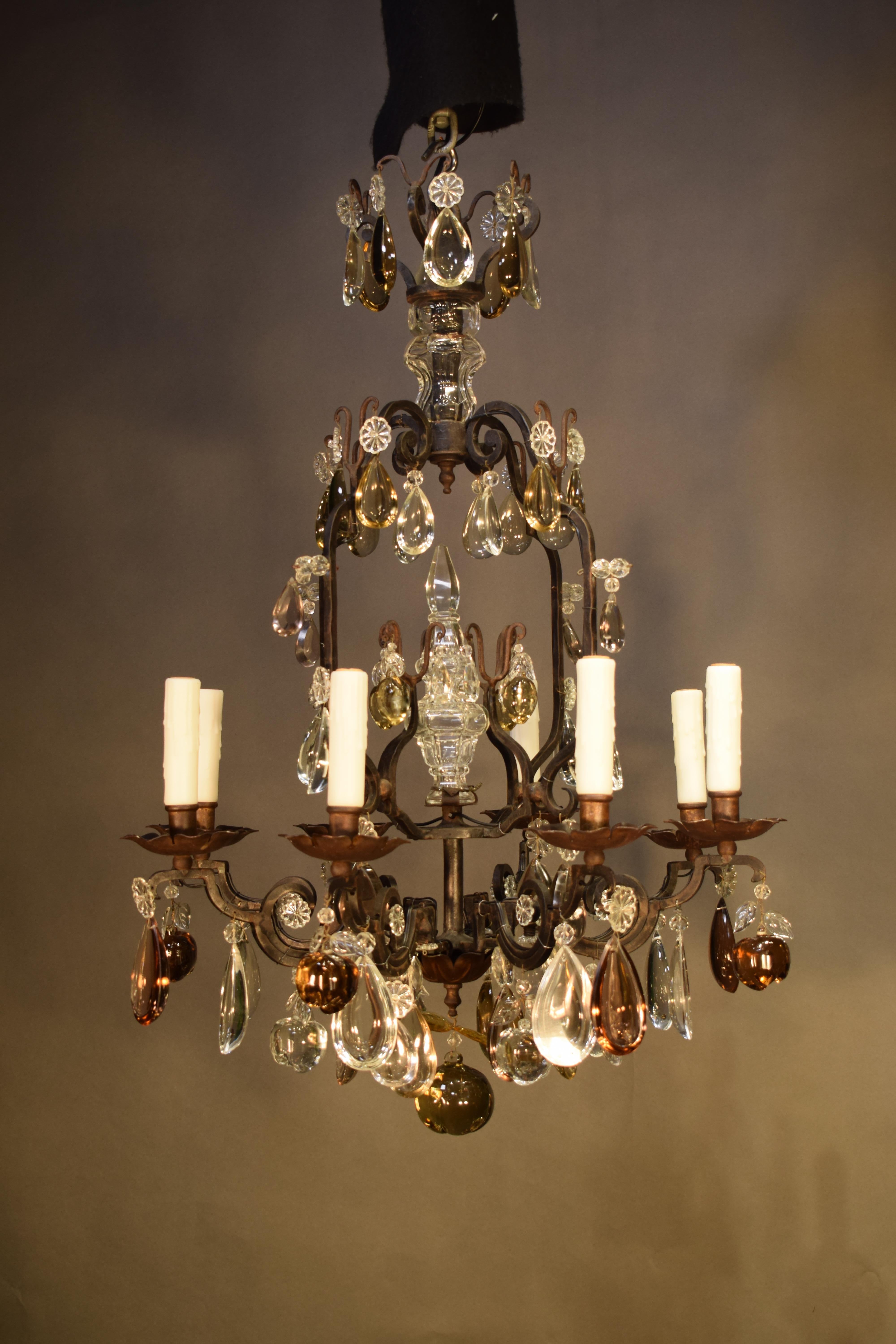 Kronleuchter aus Eisen und Kristall im Louis-XV-Stil im Angebot 3