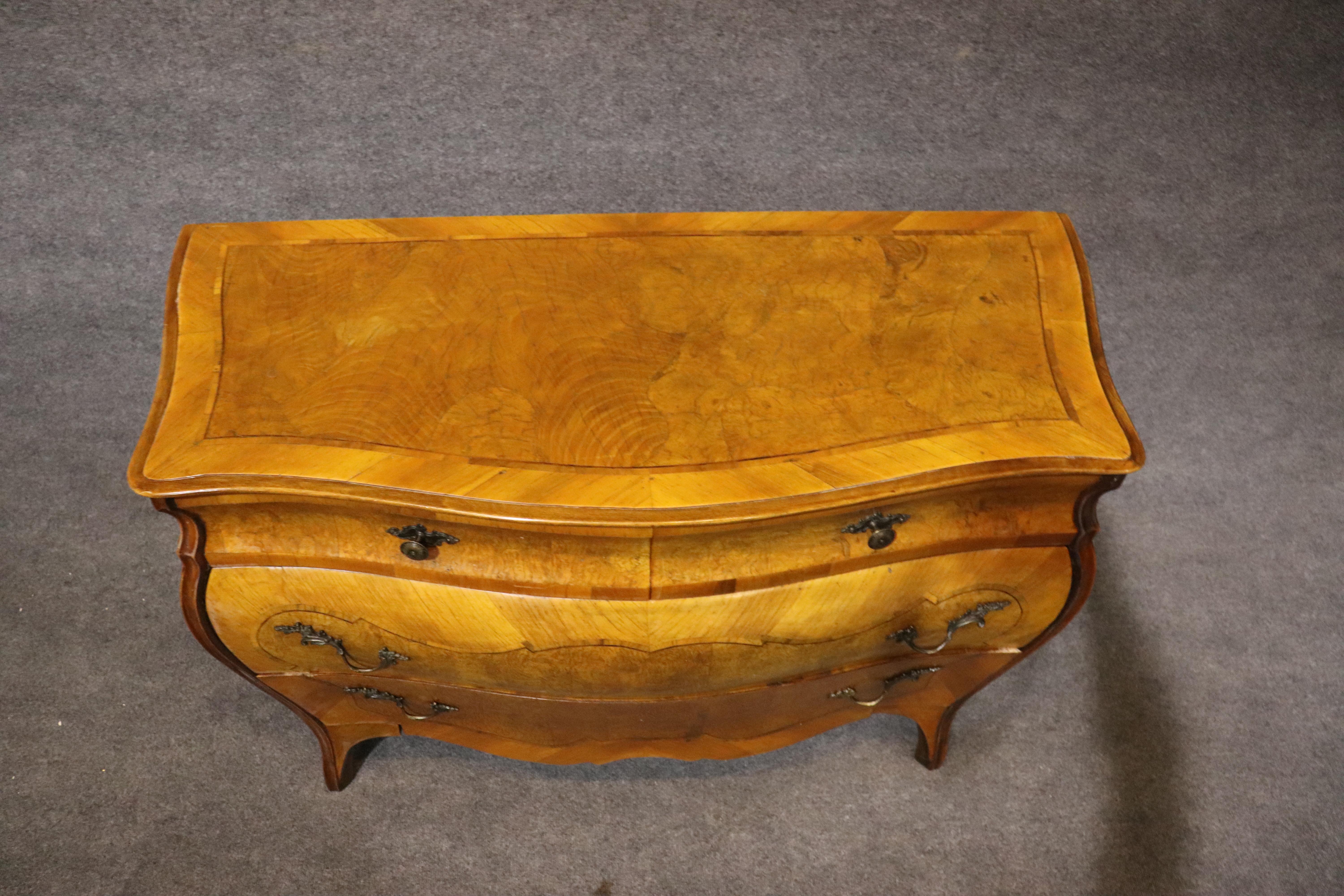 Mid-20th Century Louis XV Style Italian Burled Olivewood Provincial Commode Dresser, circa 1940