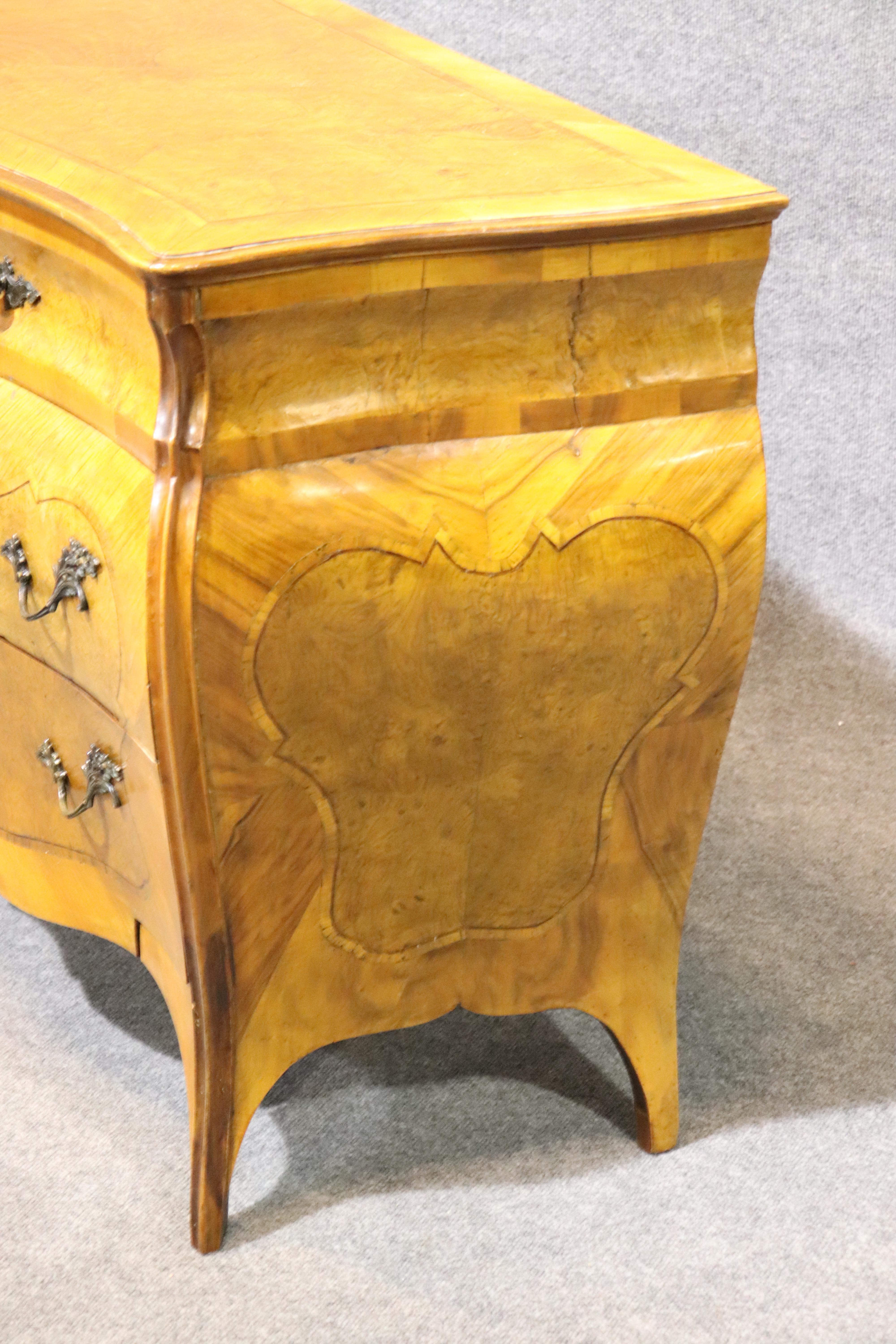 Louis XV Style Italian Burled Olivewood Provincial Commode Dresser, circa 1940 4