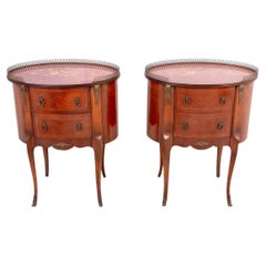 Paire de tables de chevet en bois de roi de style Louis XV