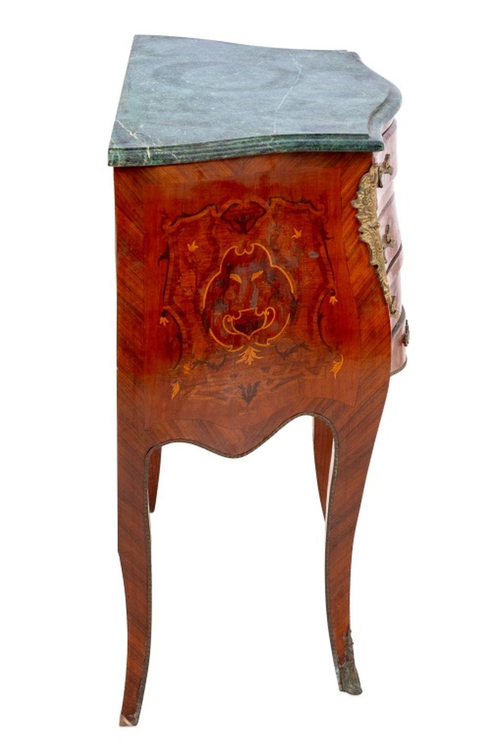 Louis XV Style Kingwood Marquetry Bombe Commode In Good Condition For Sale In Astoria, NY