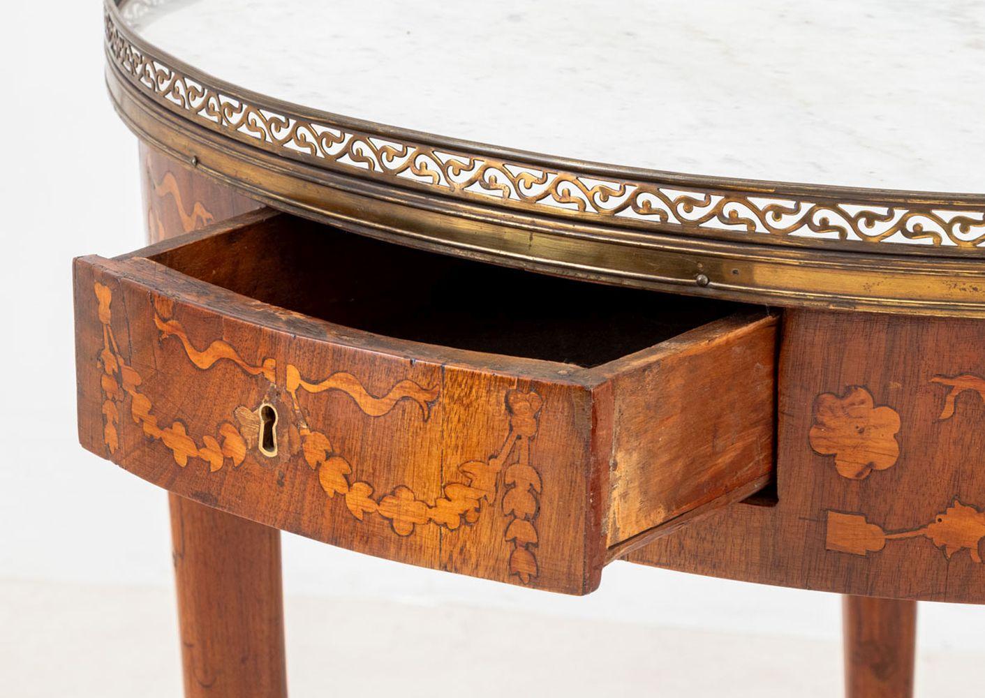 Marqueterie Louis XV Style Kingwood Marquetry Bouillotte Table en vente