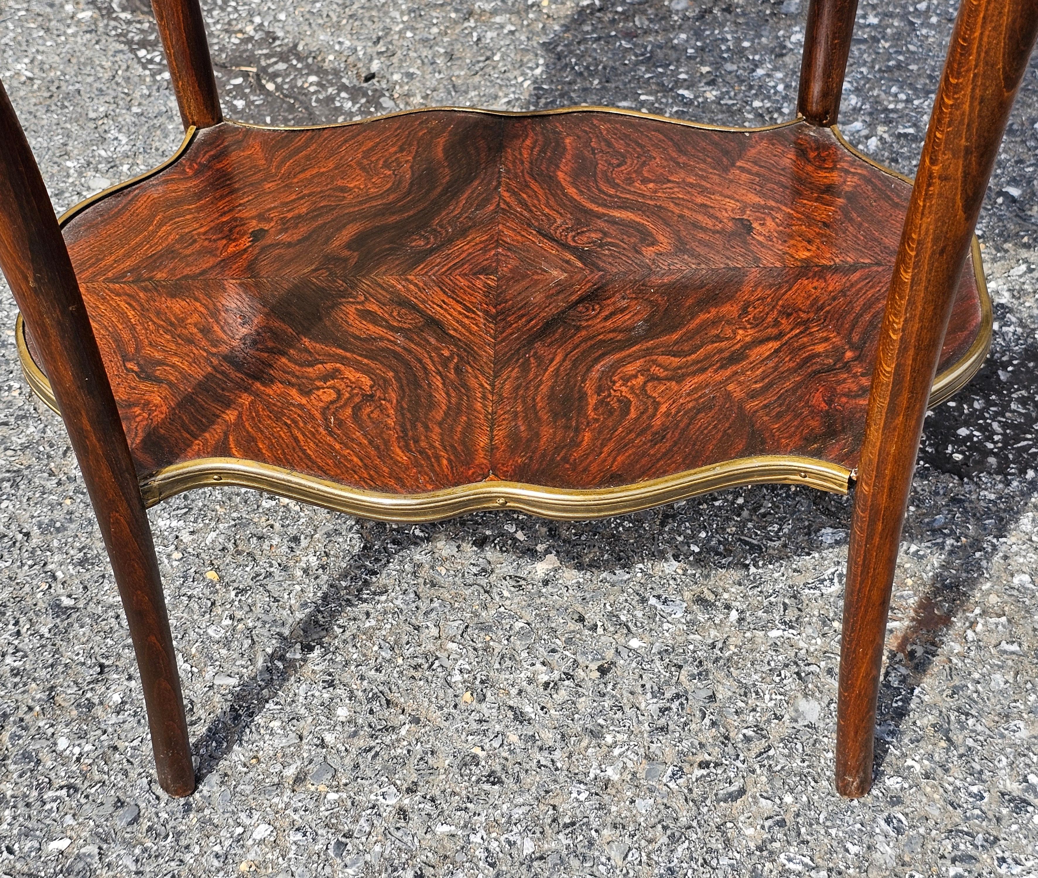 Louis XV Stil Kingwood Parkett und Marmorplatte Oval Tisch Ambulant (Louis XV.) im Angebot