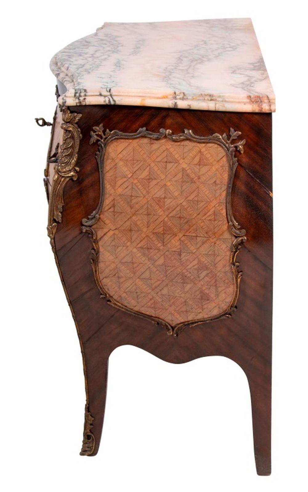 Luigi XV Louis XV Style Kingwood Parquetry Bombe Commode in vendita