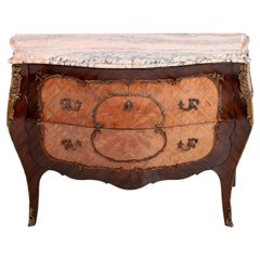Commodes and Chests of Drawers