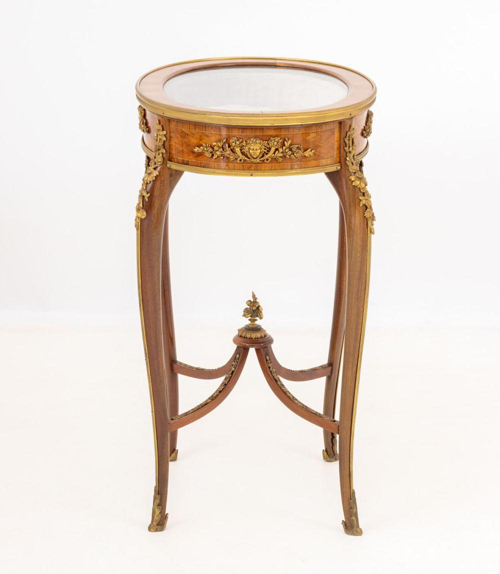 Mesa expositora de parquet de madera de rey estilo Luis XV Bronce en venta