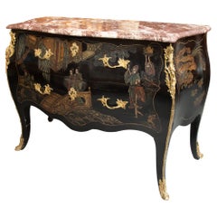 Commode laquée de style Louis XV de style chinoiseries
