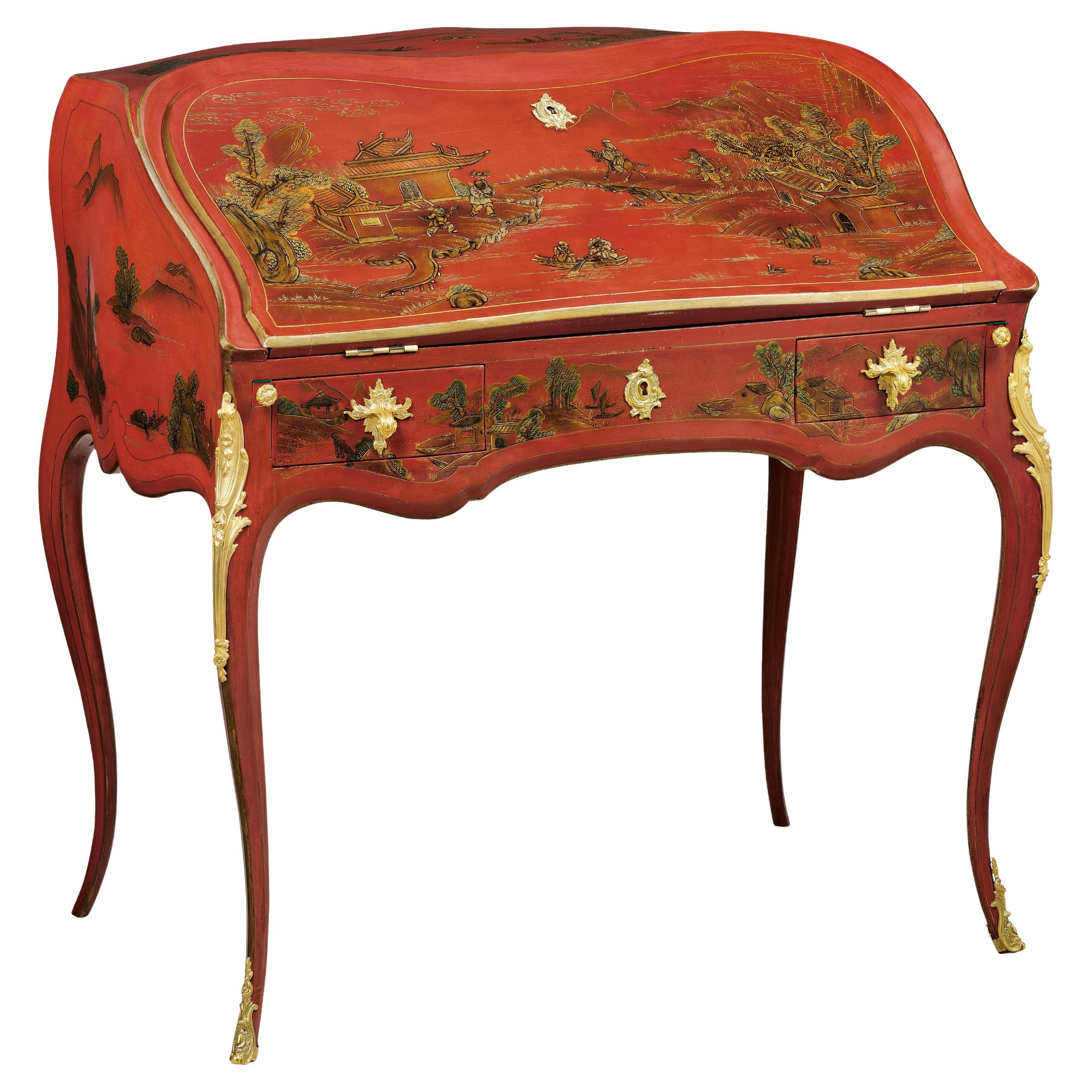 Secrétaire de dame de style Louis XV à décor de chinoiseries rouges et or