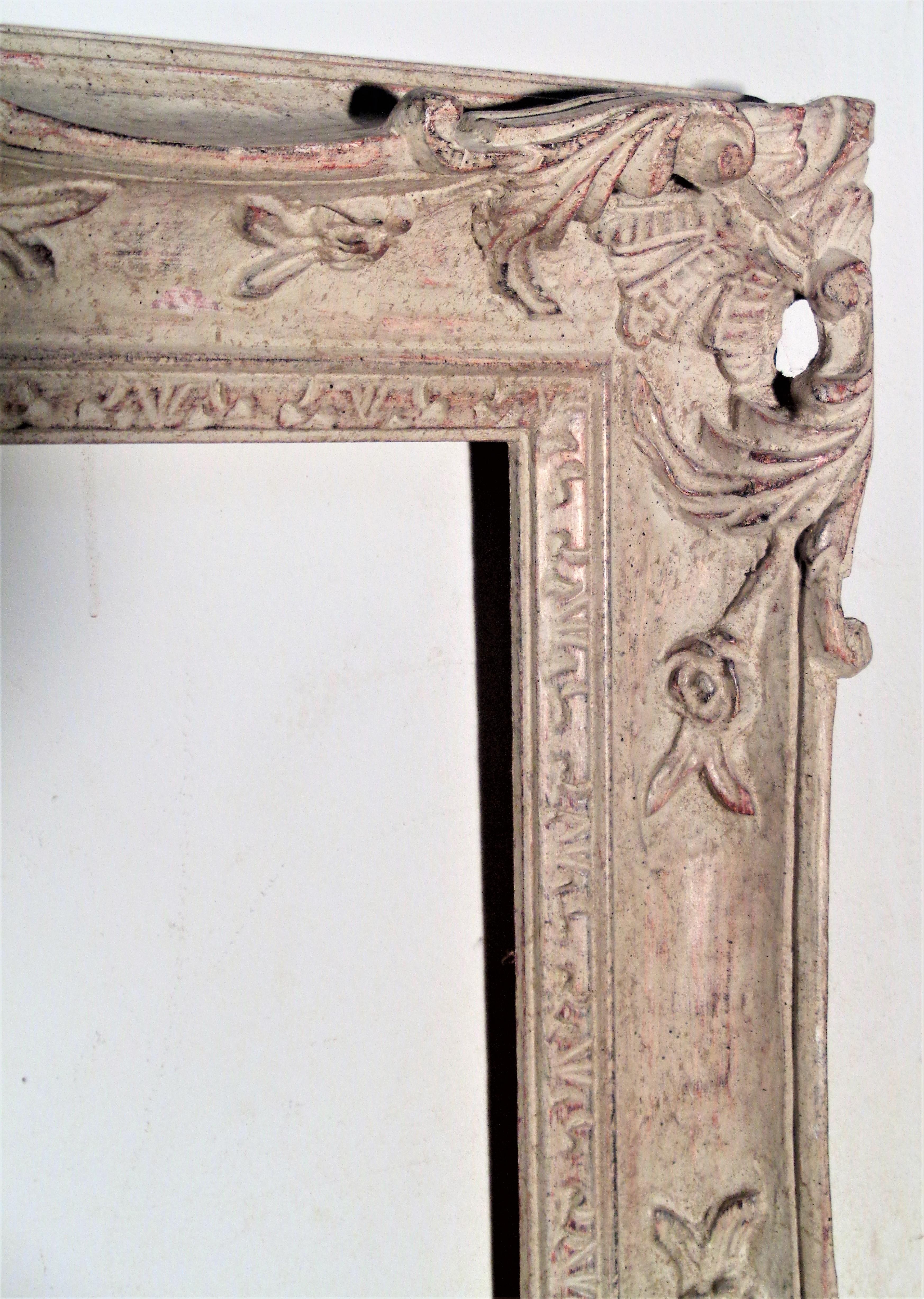 Louis XV Stil große geschnitzte weiß getünchten Holzrahmen im Zustand „Gut“ im Angebot in Rochester, NY