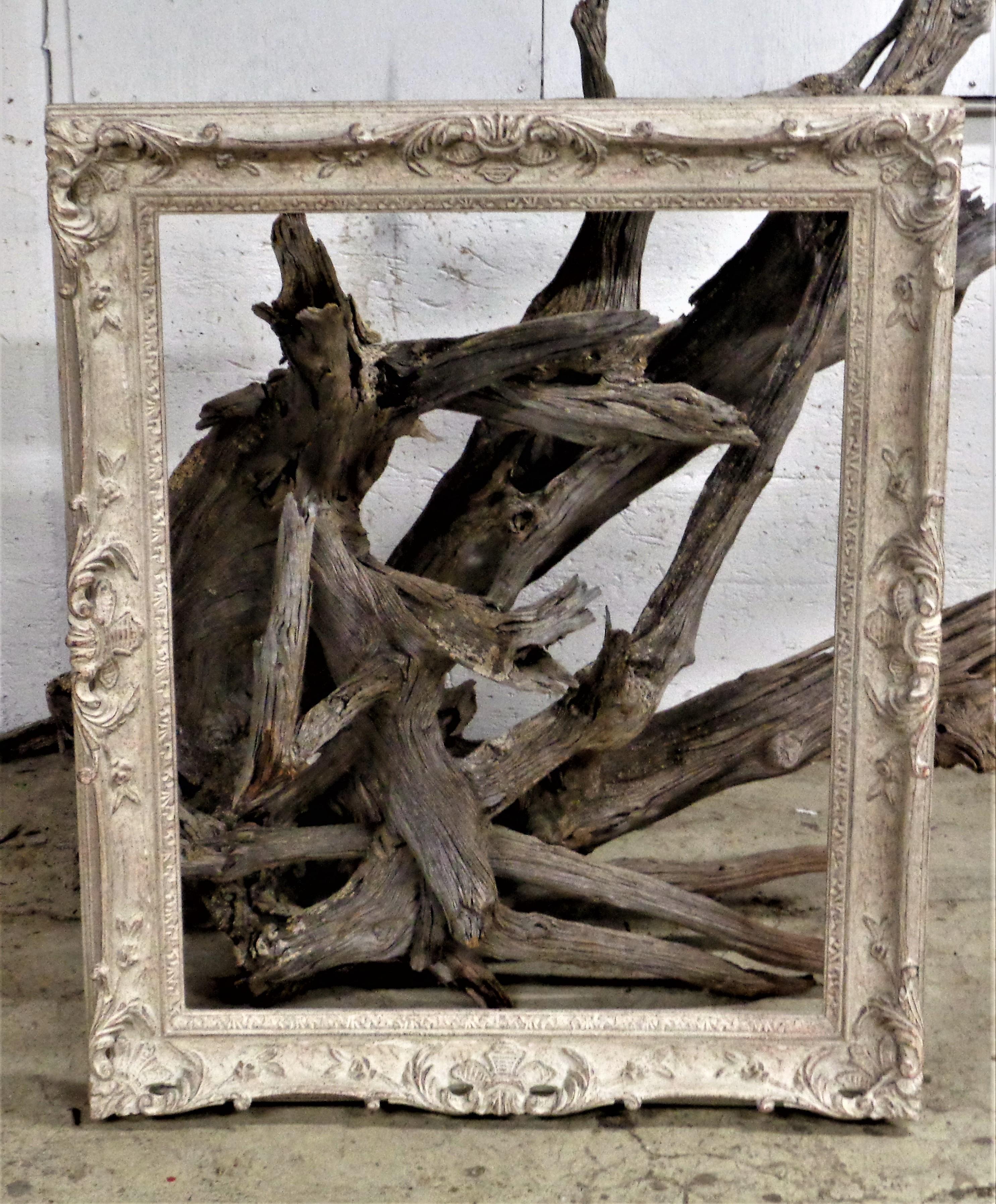 Louis XV Stil große geschnitzte weiß getünchten Holzrahmen im Angebot 3