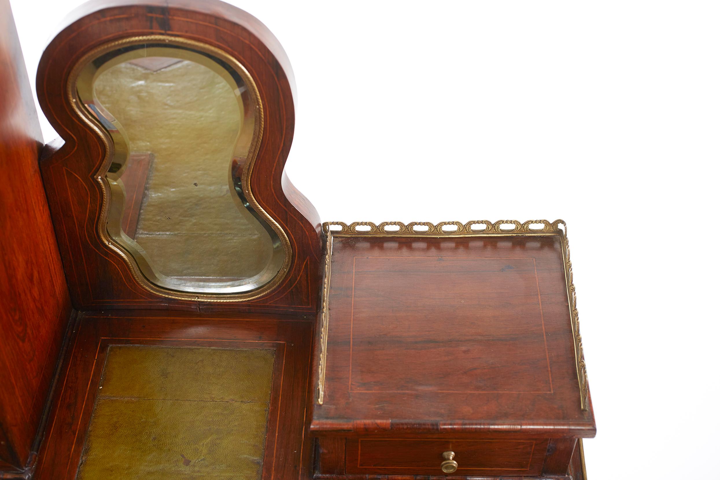 Schreibtisch für Damen im Stil Louis XV. aus Leder (Frühes 19. Jahrhundert) im Angebot