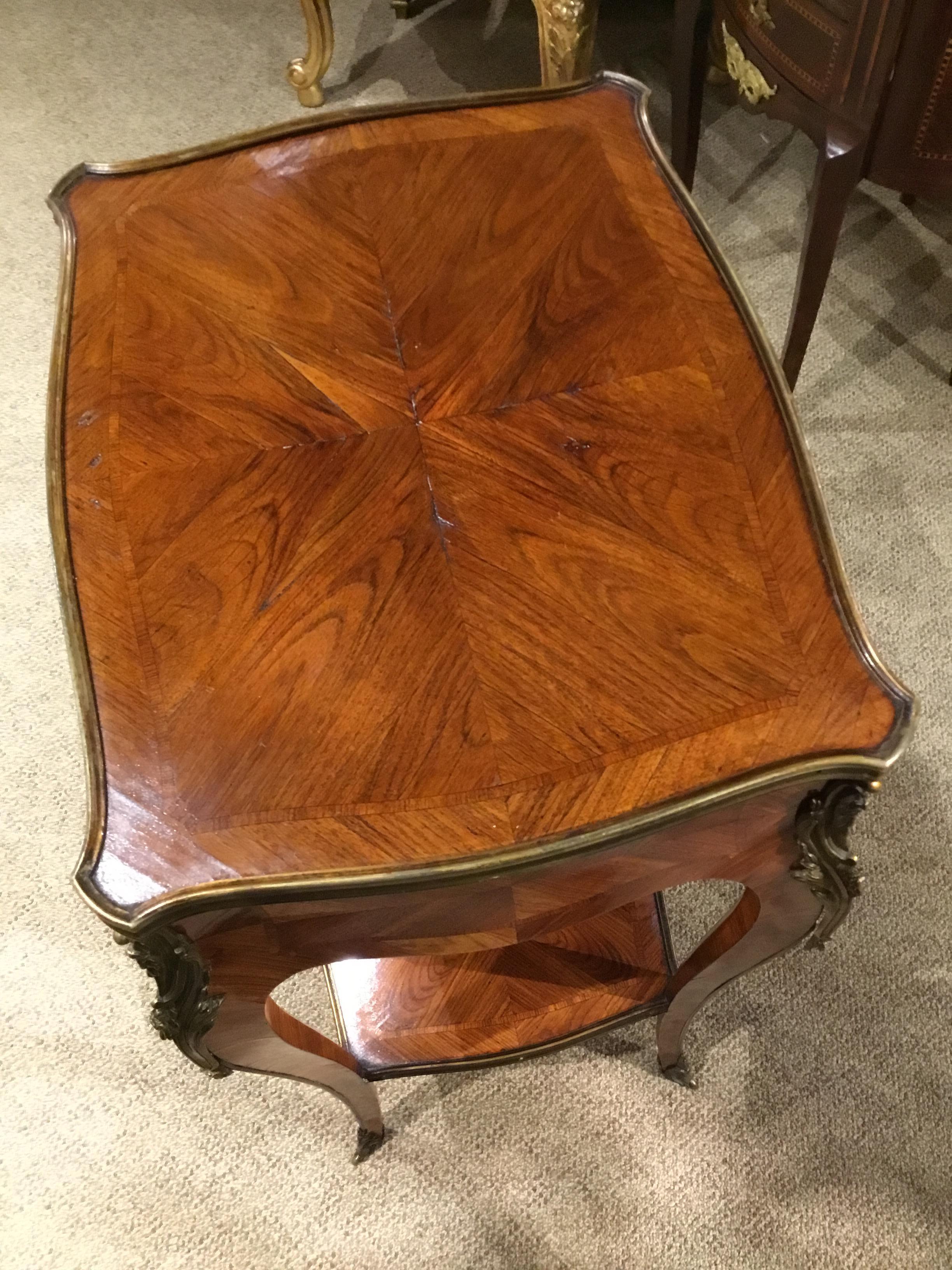 Louis XV Style Lift Top Vanity Table in Mahogany with Bronze Mounts In Good Condition In Houston, TX