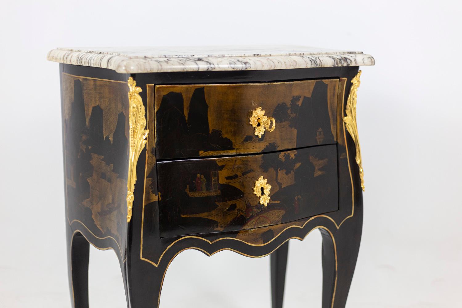 Late 19th Century Louis XV Style Living Room Table in Chinese Lacquer, circa 1880 For Sale