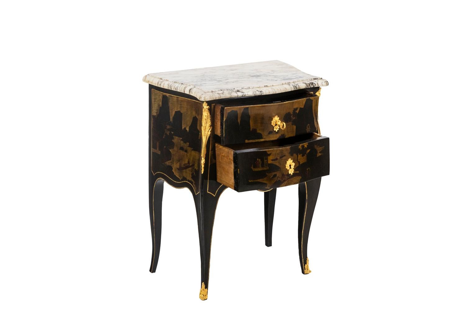 Louis XV Style Living Room Table in Chinese Lacquer, circa 1880 For Sale 1