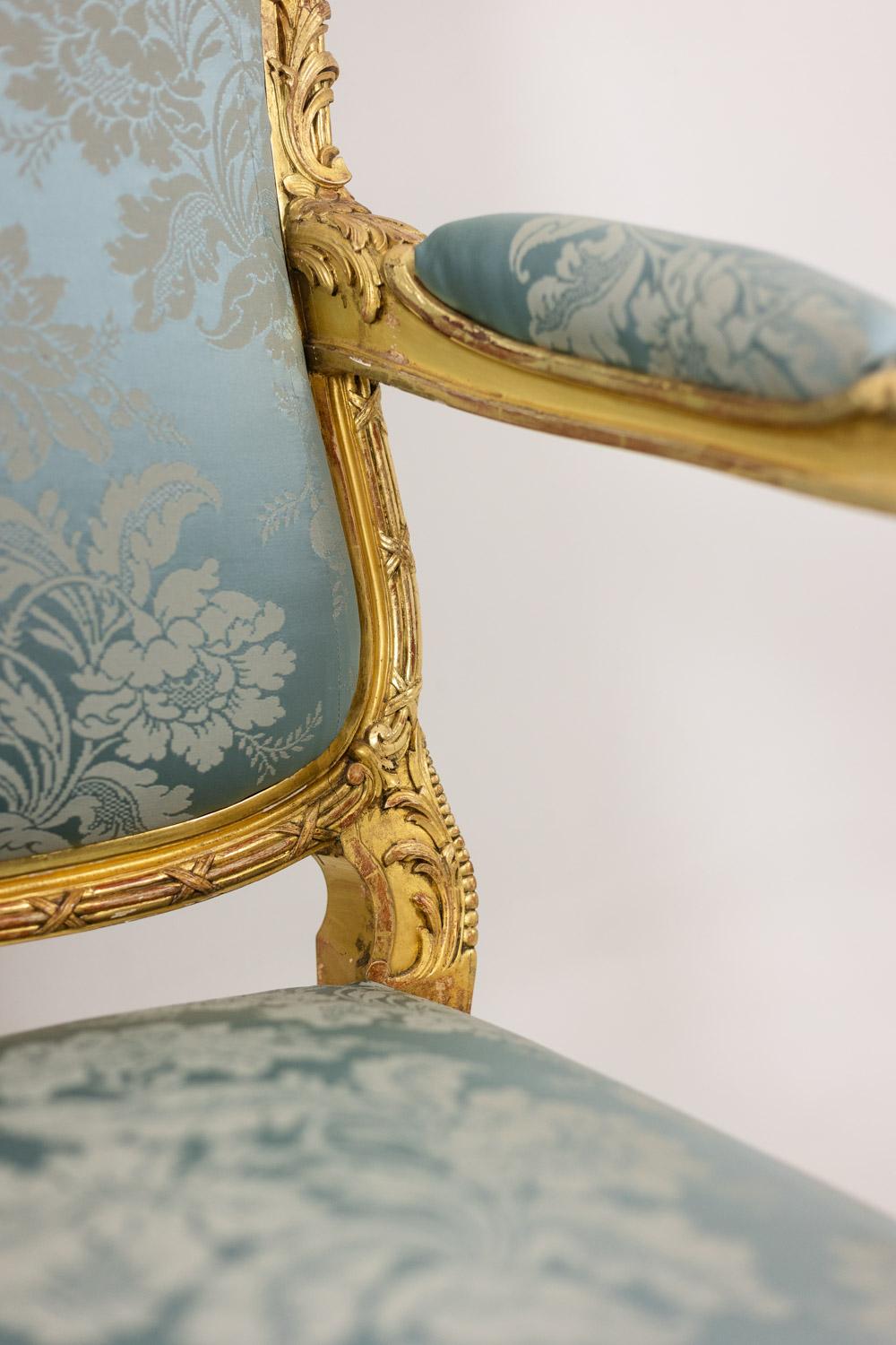 salon de style Louis XV avec cadre en bois doré. Circa 1880. en vente 9
