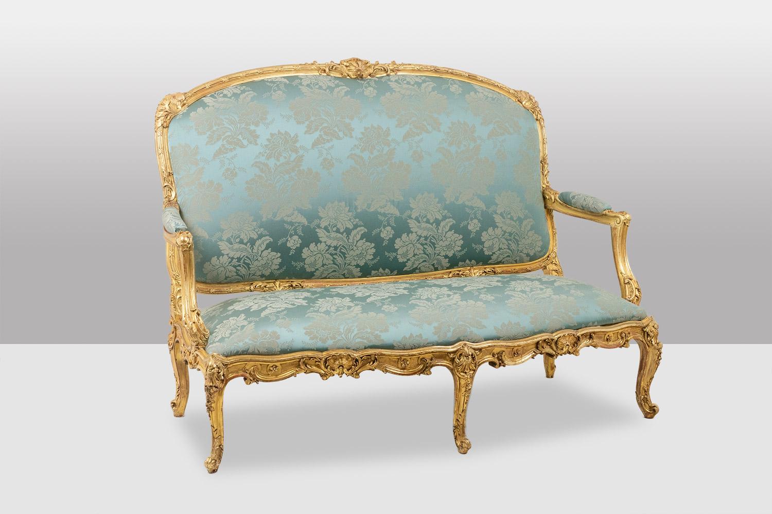 Français salon de style Louis XV avec cadre en bois doré. Circa 1880. en vente