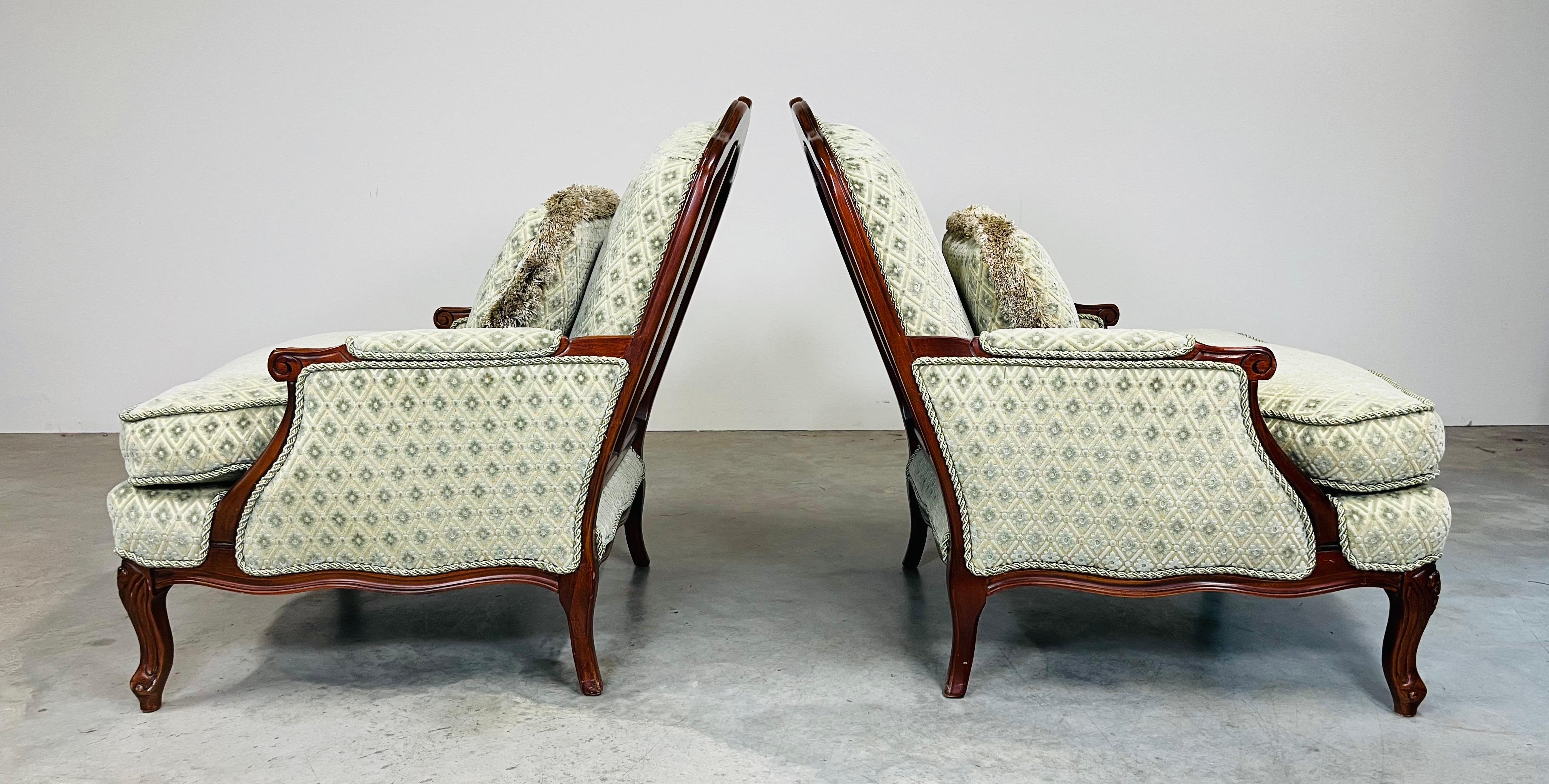 Louis XV Style Mahogany Velvet & Satin French Bergere Lounge Chairs With Ottoman In Excellent Condition In Southampton, NJ