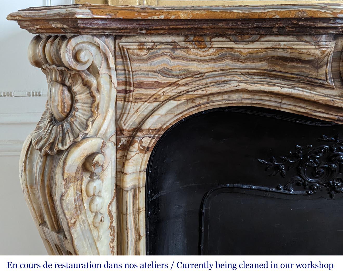 Louis XV style mantel in onyx For Sale 3