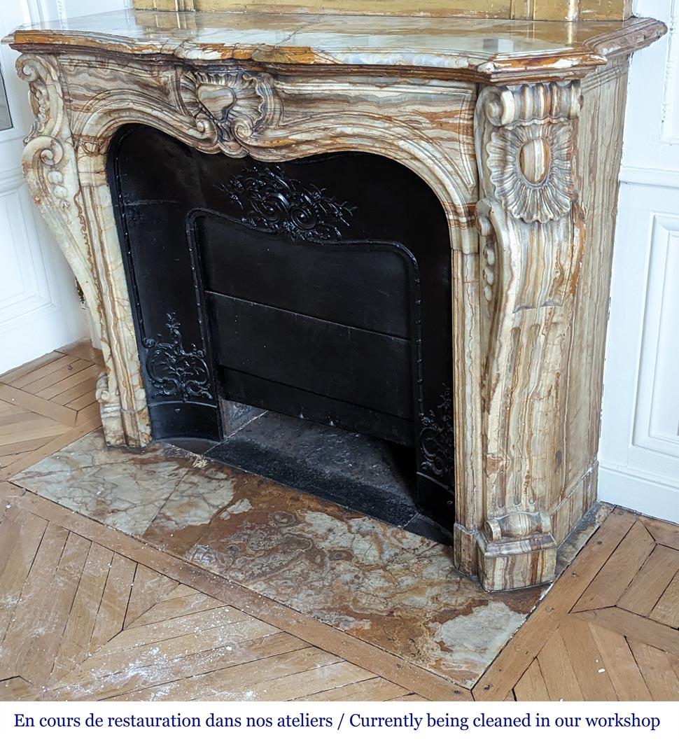 Louis XV style mantel in onyx For Sale 1