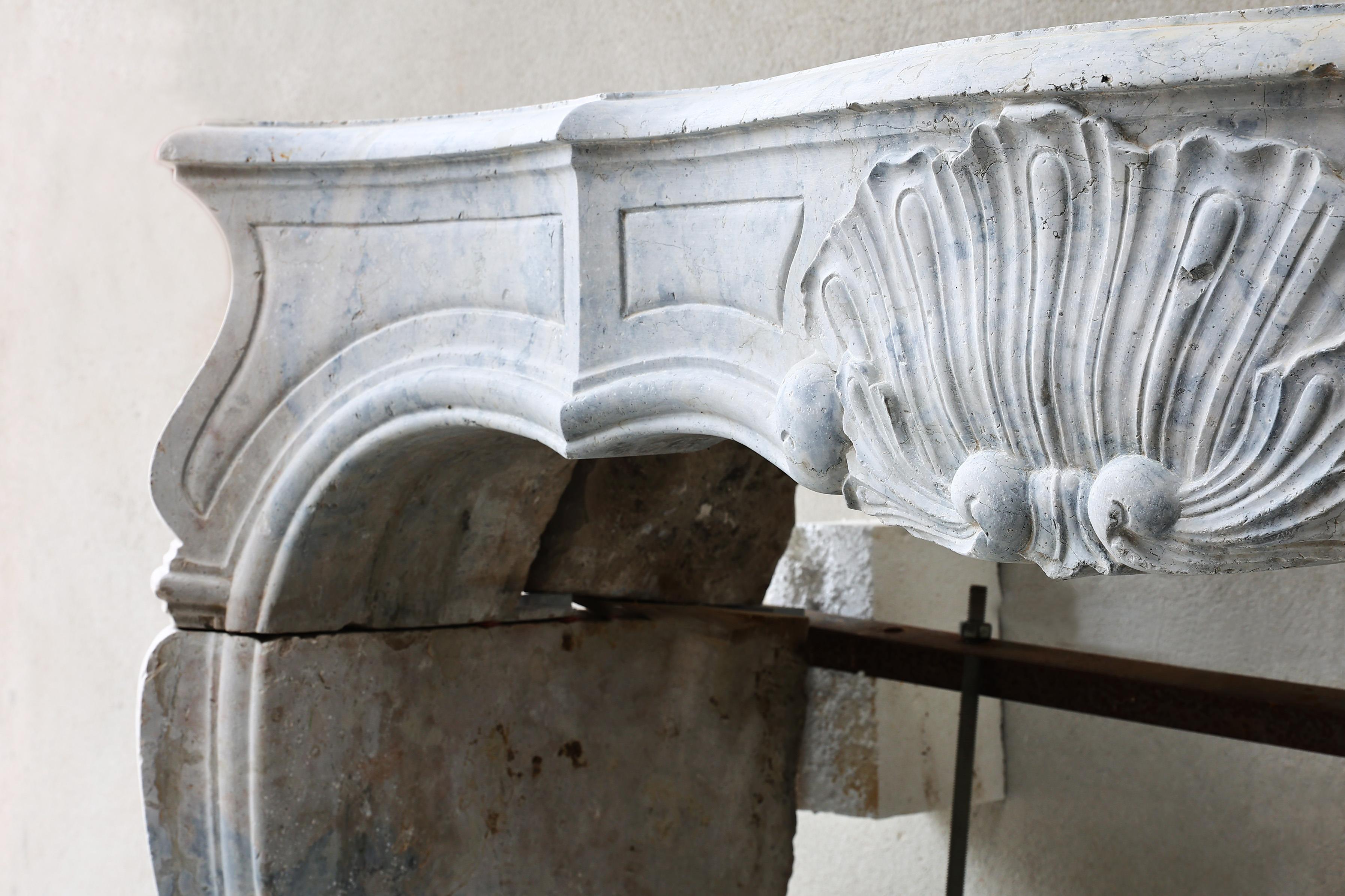 Louis XV Style Mantle Surround of Solid Marble from the 19th Century For Sale 2
