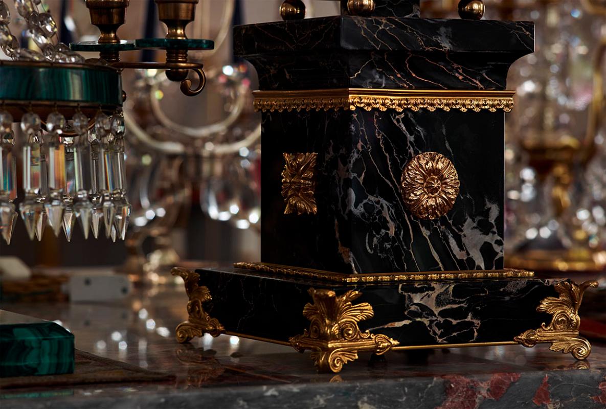 This Louis XV style black marble and gilt bronze obelisk by Gherardo Degli Albizzi is made by monolithc pieces of Portoro marble and high quality chiseled bronzes. The impressive dimension together with the hand-chiselled gilt bronze decorations on