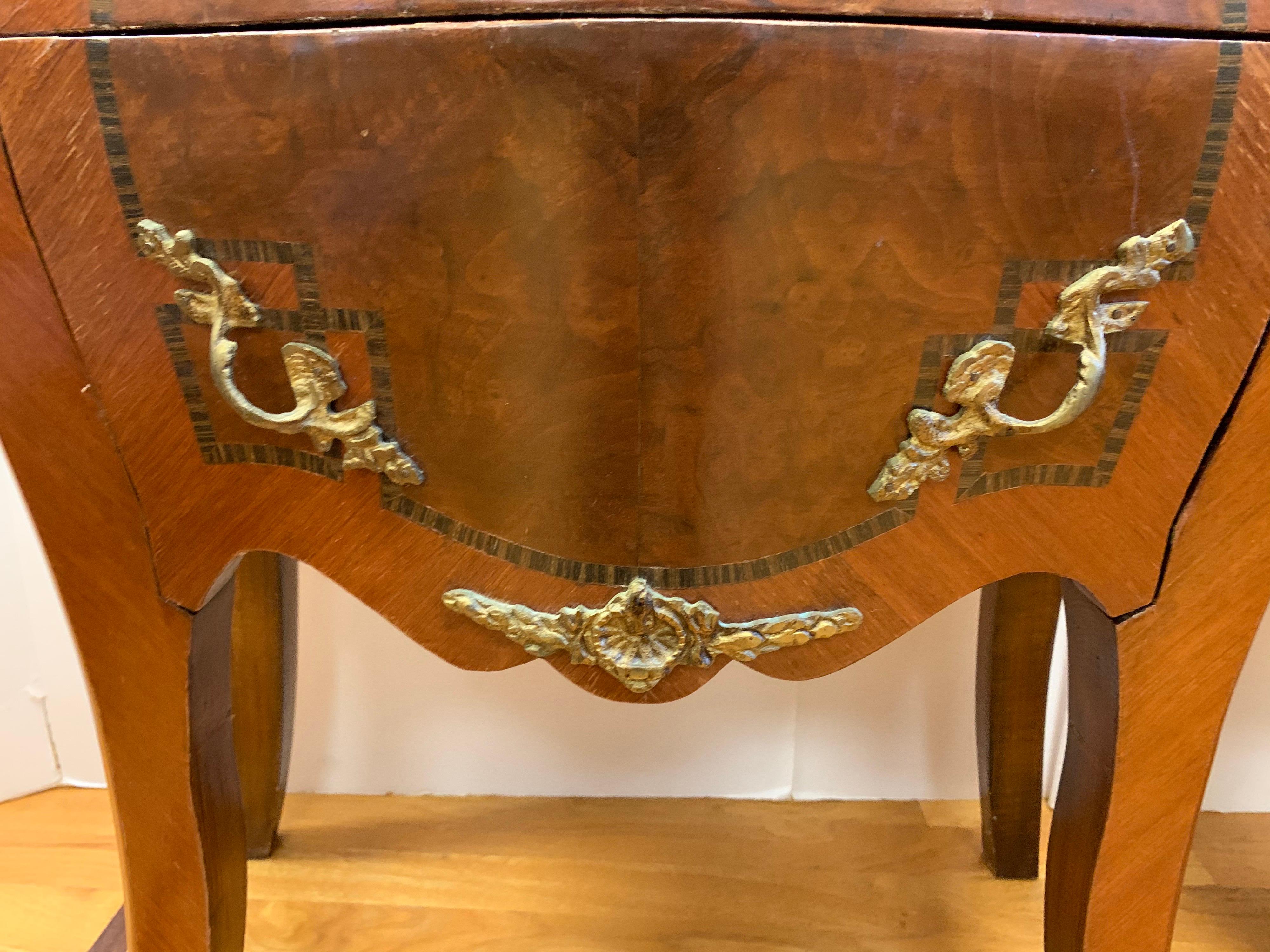 Louis XV Style Marble-Top and Bronze Ormolu Chests, Nightstands In Good Condition In West Hartford, CT