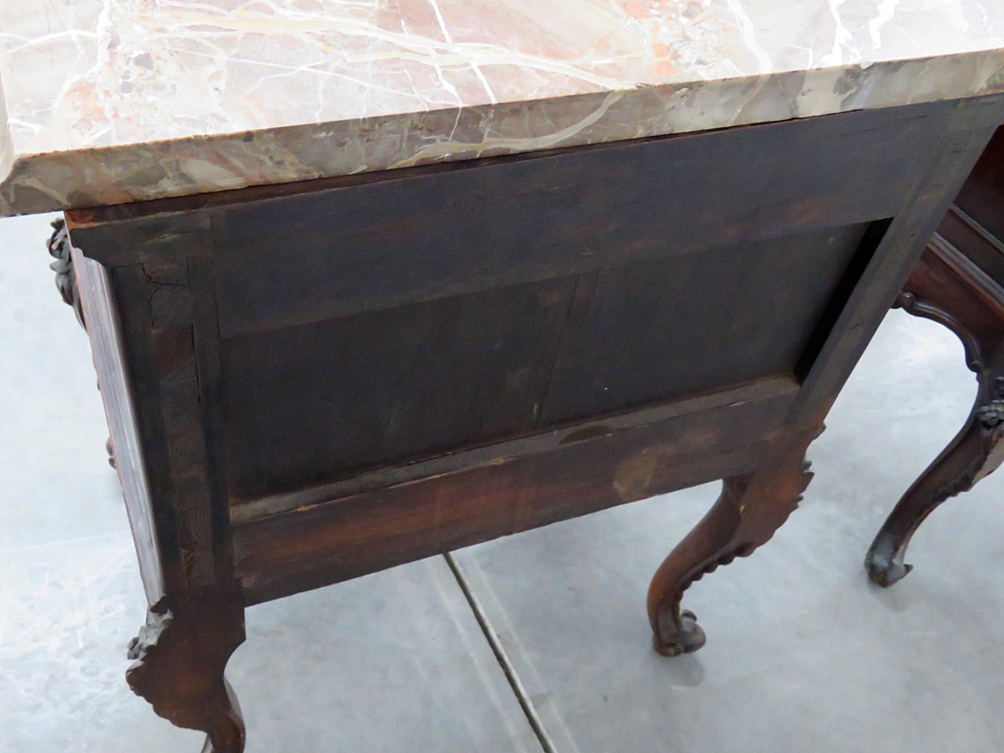 Louis XV Style Marble-Top End Tables im Zustand „Gut“ in Swedesboro, NJ