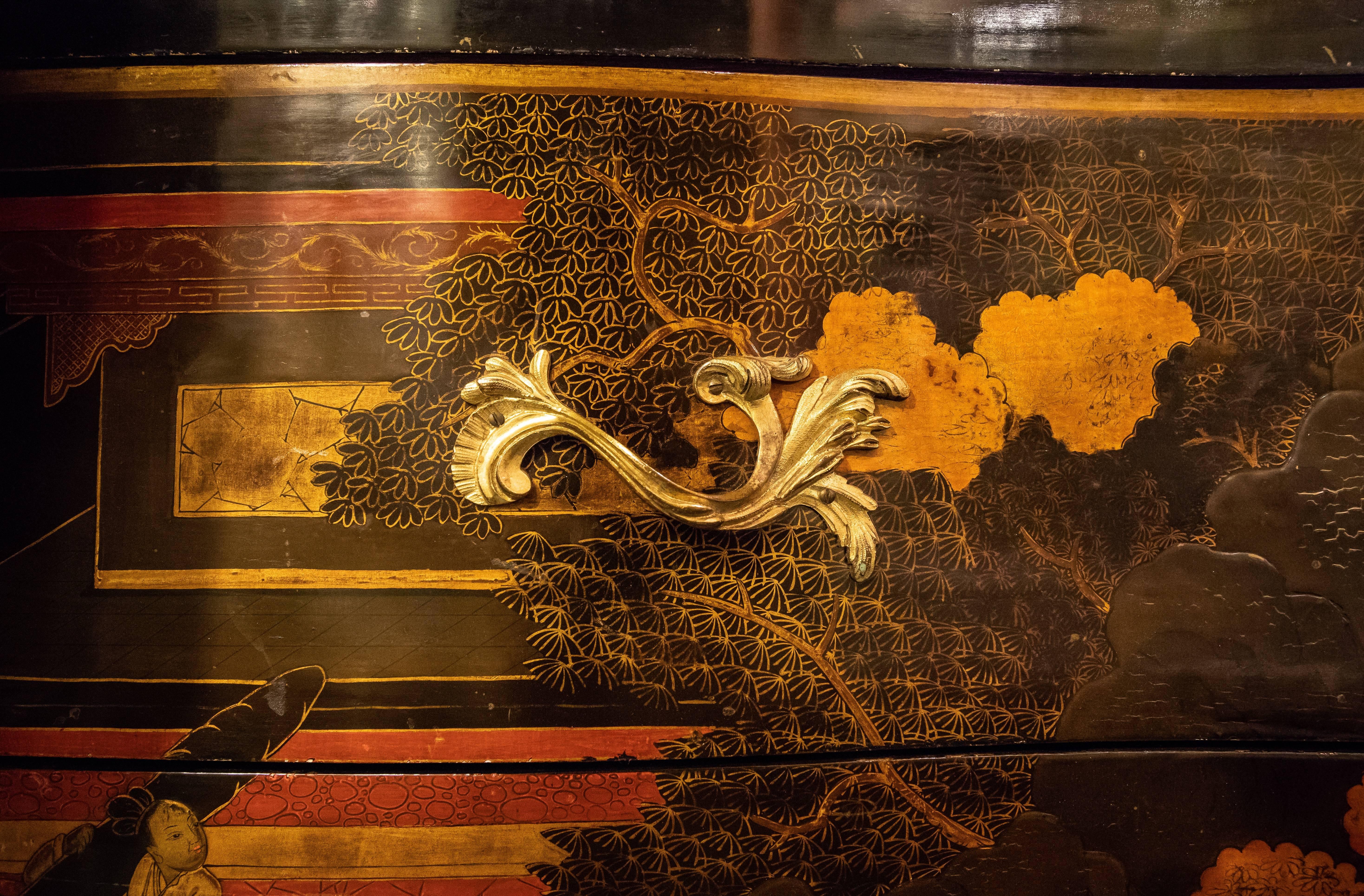 Jeanselme Louis XV Style Marble Top Chinese Lacquered and Japanned Commode In Good Condition For Sale In New York, NY