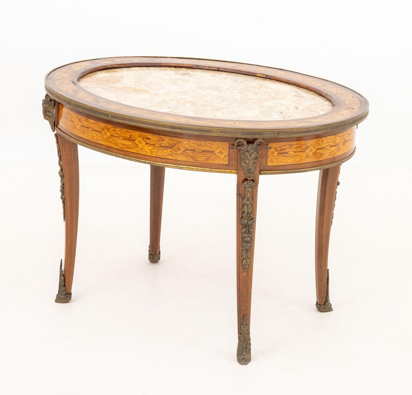 Louis XV Style Marble Top Walnut Coffee Table In Good Condition For Sale In Astoria, NY