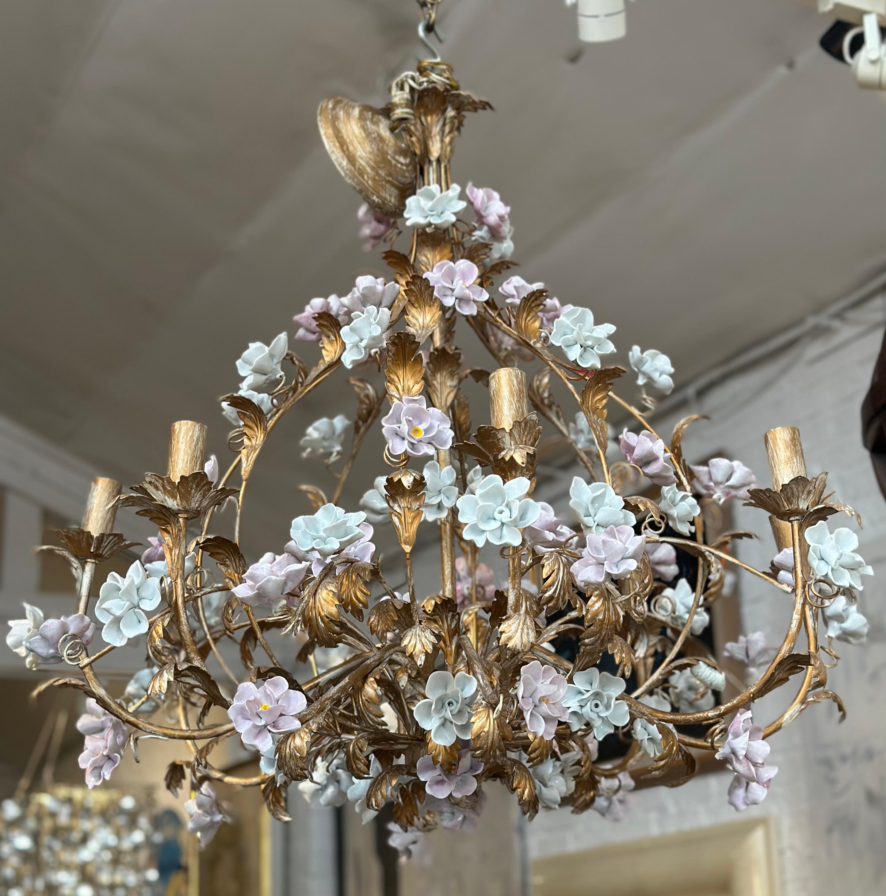 Louis XV Style Marie Antoinette Gilt Metal & Porcelain Flower Chandelier In Good Condition In LOS ANGELES, CA