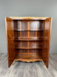 Armoire en marqueterie de style Louis XV, 20e siècle