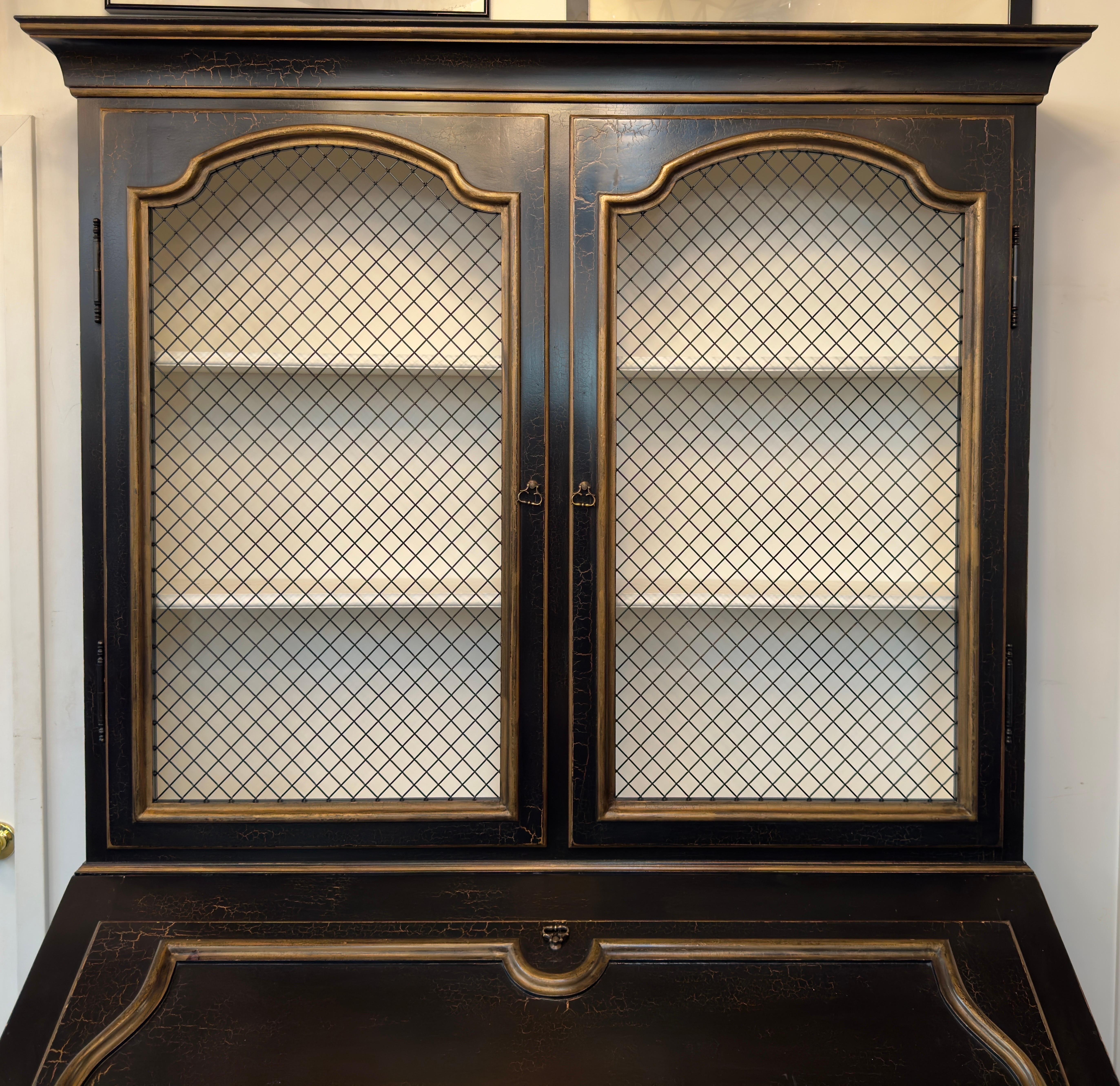 Minton Spidell, handbemalter schwarzer Sekretär-Schrank im Louis-XV-Stil mit klappbarer Front (Nordamerikanisch) im Angebot
